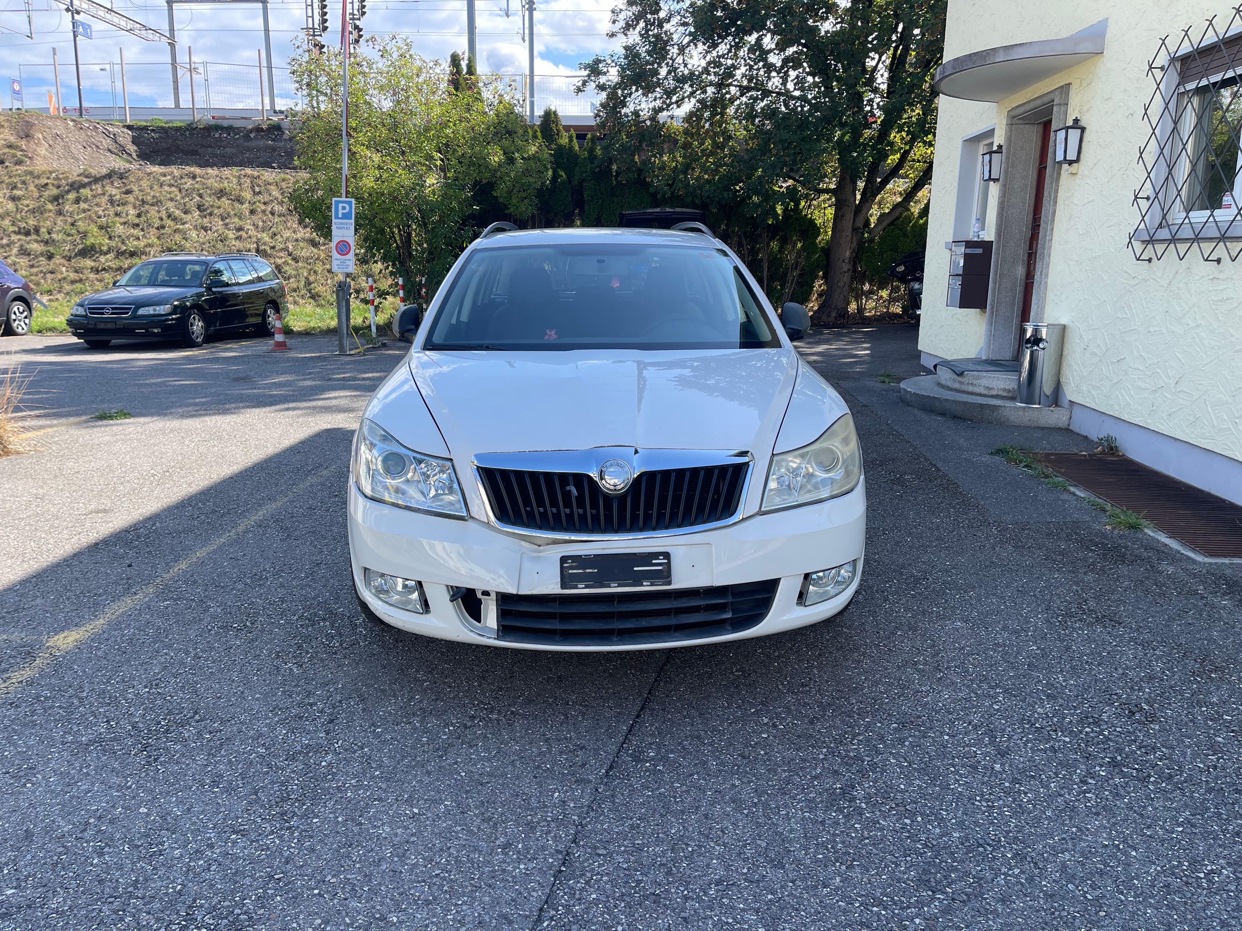 SKODA Octavia Combi 1.4 TSI Ambiente — slika 1