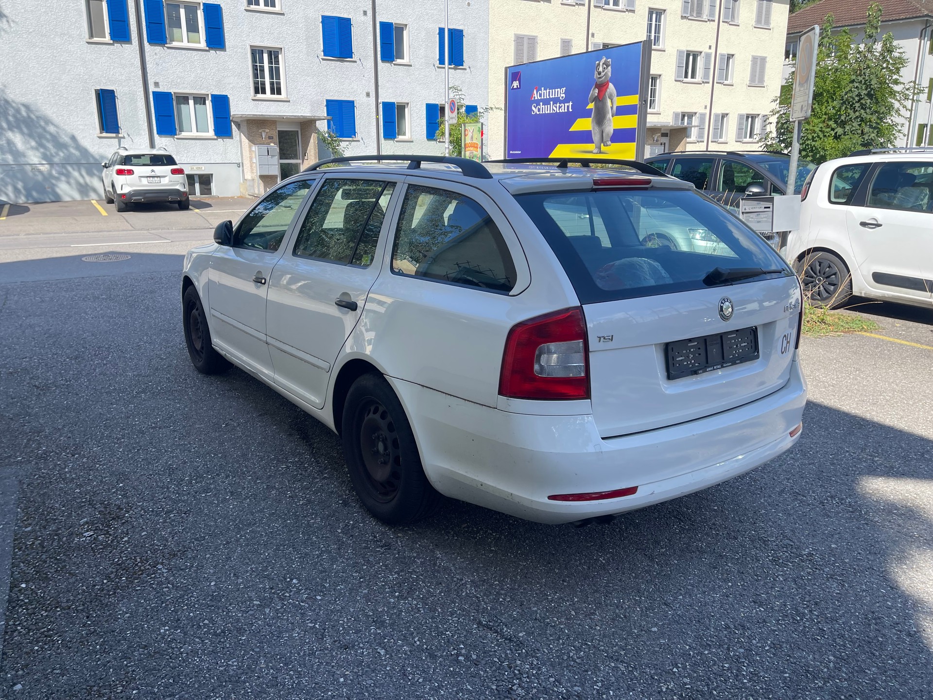 SKODA Octavia Combi 1.4 TSI Ambiente-image-4