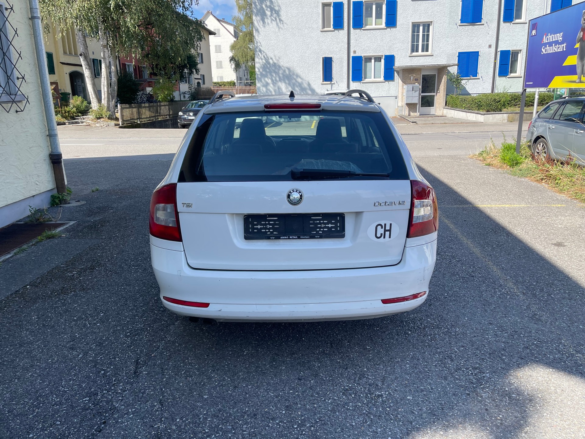 SKODA Octavia Combi 1.4 TSI Ambiente-image-3