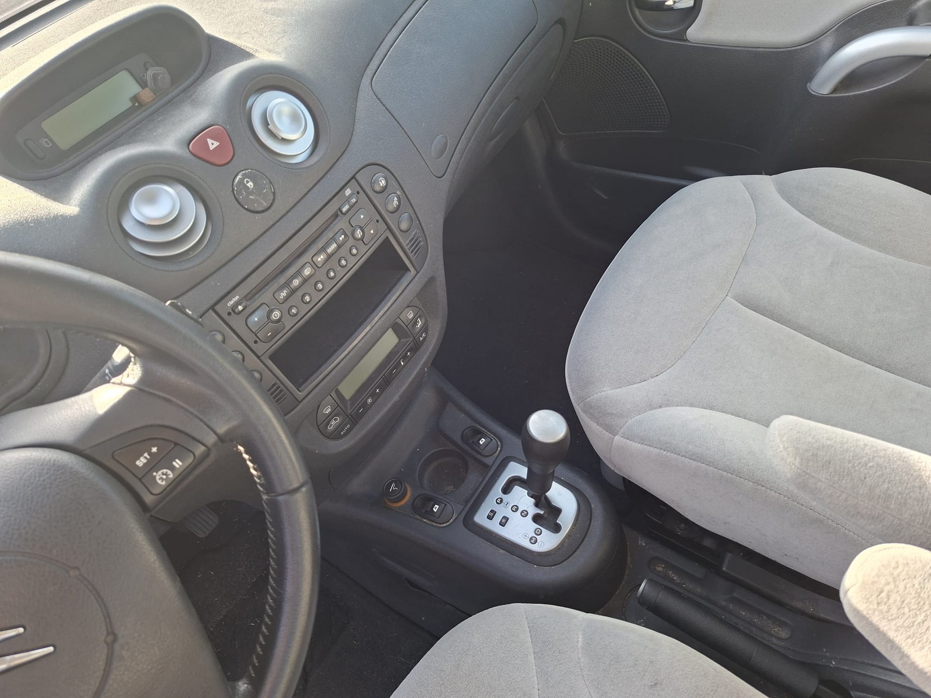 CITROEN C3 1.4i Exclusive-image-6