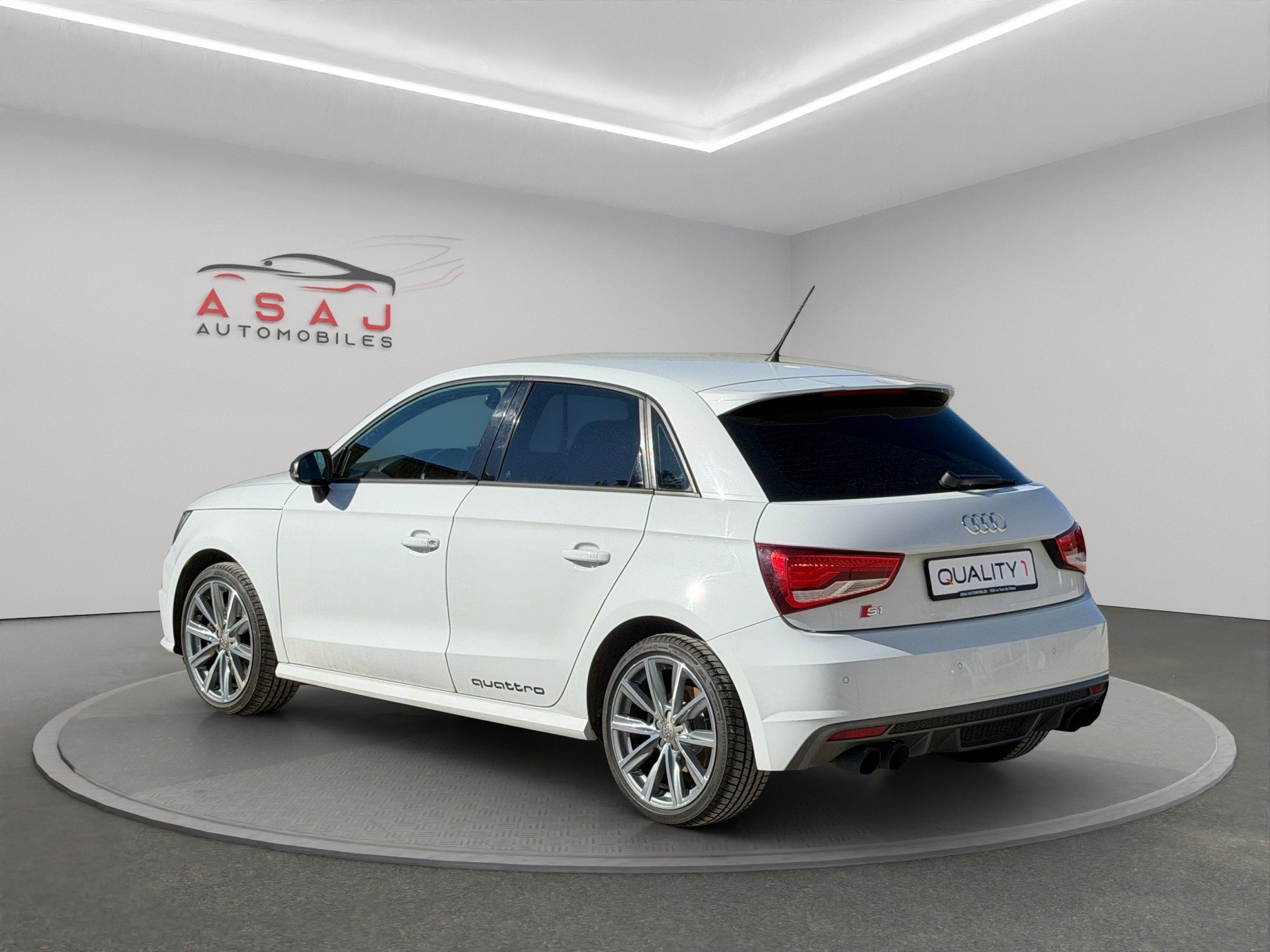 AUDI S1 Sportback 2.0 TFSI quattro-image-4