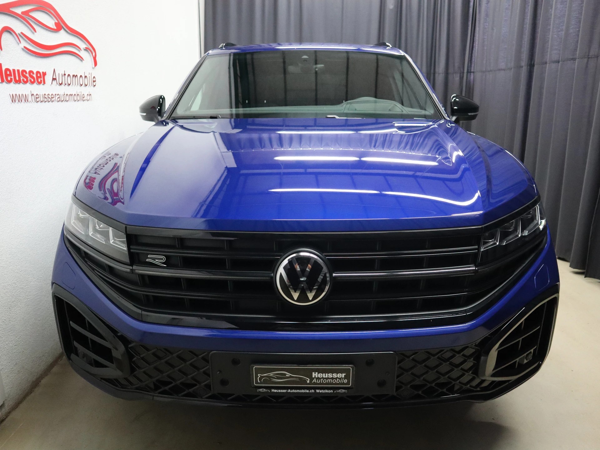 VW Touareg 3.0 TSI R-Line Tiptronic - Black Style - Panorama - Head-Up - IQ Light - Luftfederung - Standheizung - Kamera - 340 PS-image-6