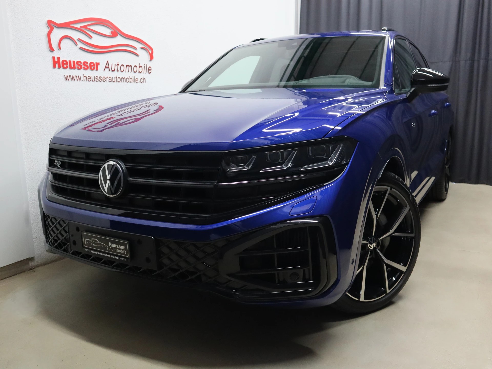 VW Touareg 3.0 TSI R-Line Tiptronic - Black Style - Panorama - Head-Up - IQ Light - Luftfederung - Standheizung - Kamera - 340 PS