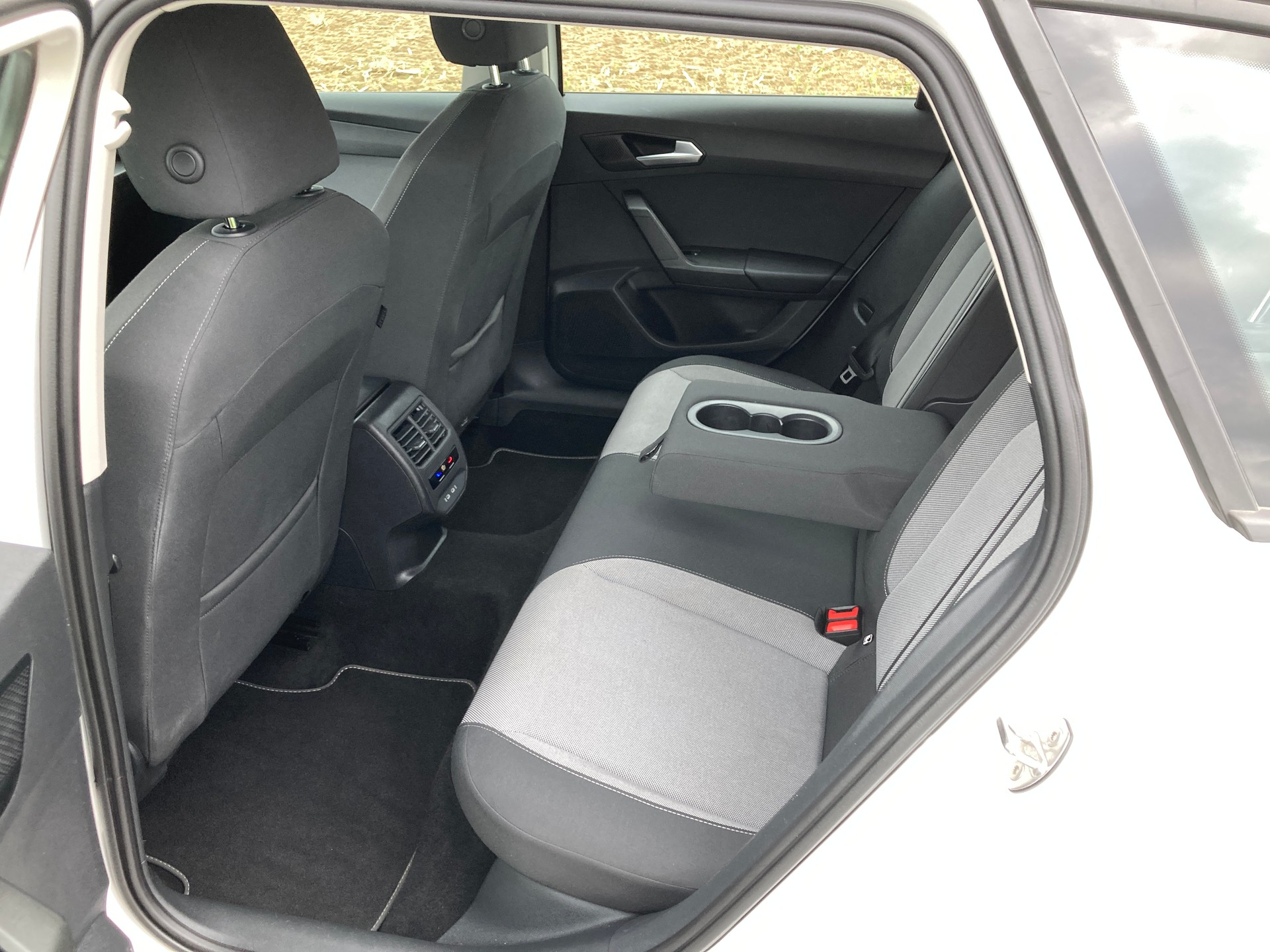 SEAT Leon ST 2.0 TDI EVO DSG Style-image-7