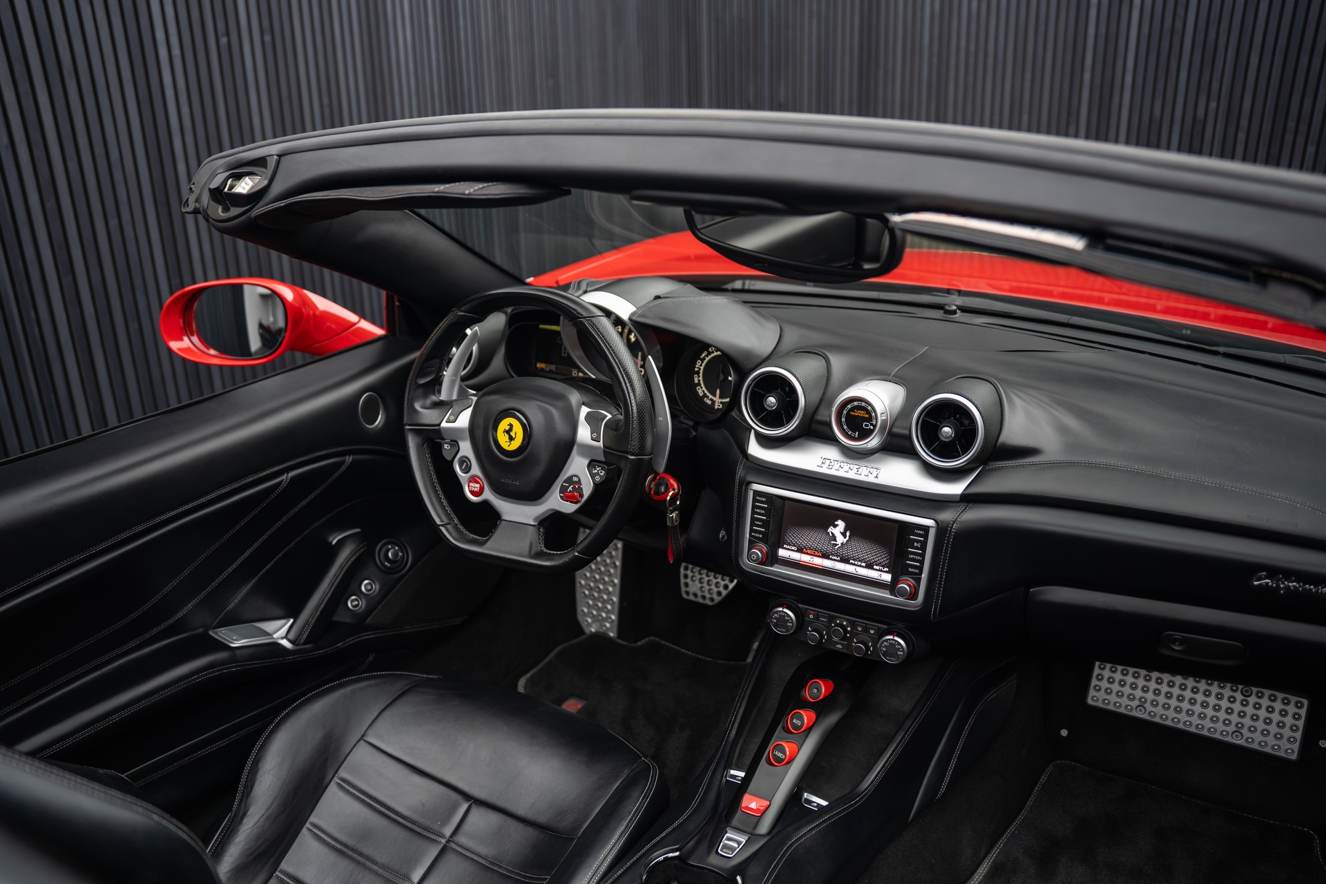 FERRARI California 3.9 V8 T N-Largo-image-9