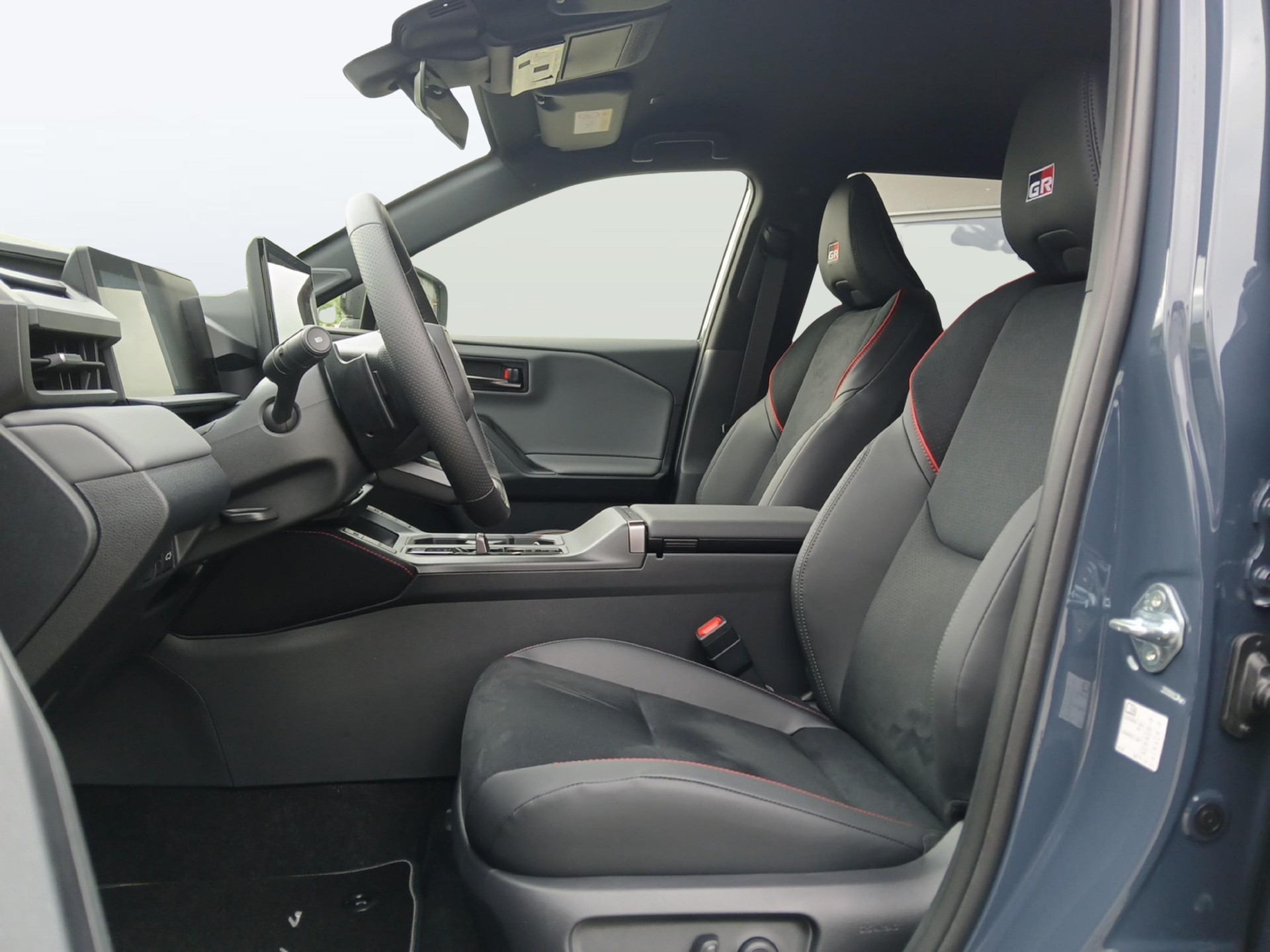 TOYOTA RAV4 2.5 HEV GR Sport-image-8