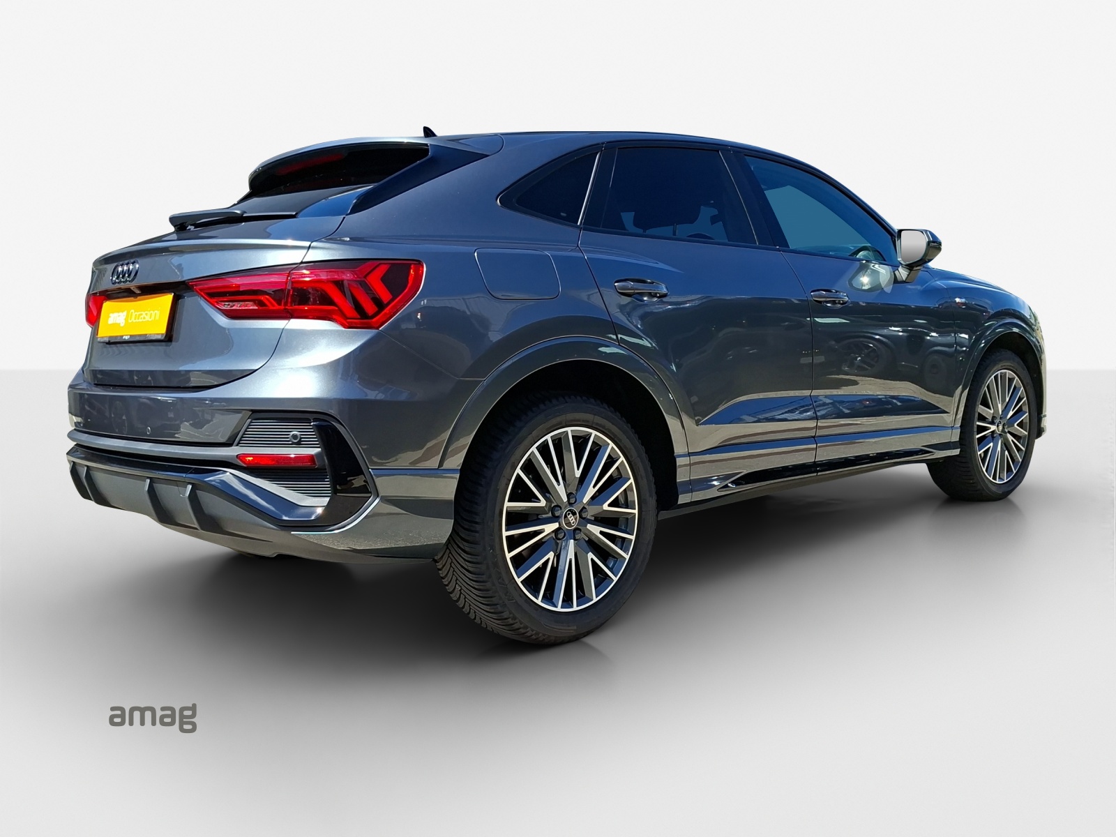 AUDI Q3 35 TFSI S line Attraction S-tronic-image-4