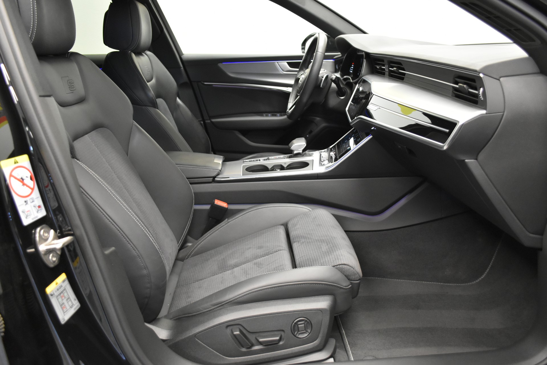 AUDI A6 Avant 40 TDI S-Line Attraction quattro S-tronic-image-2