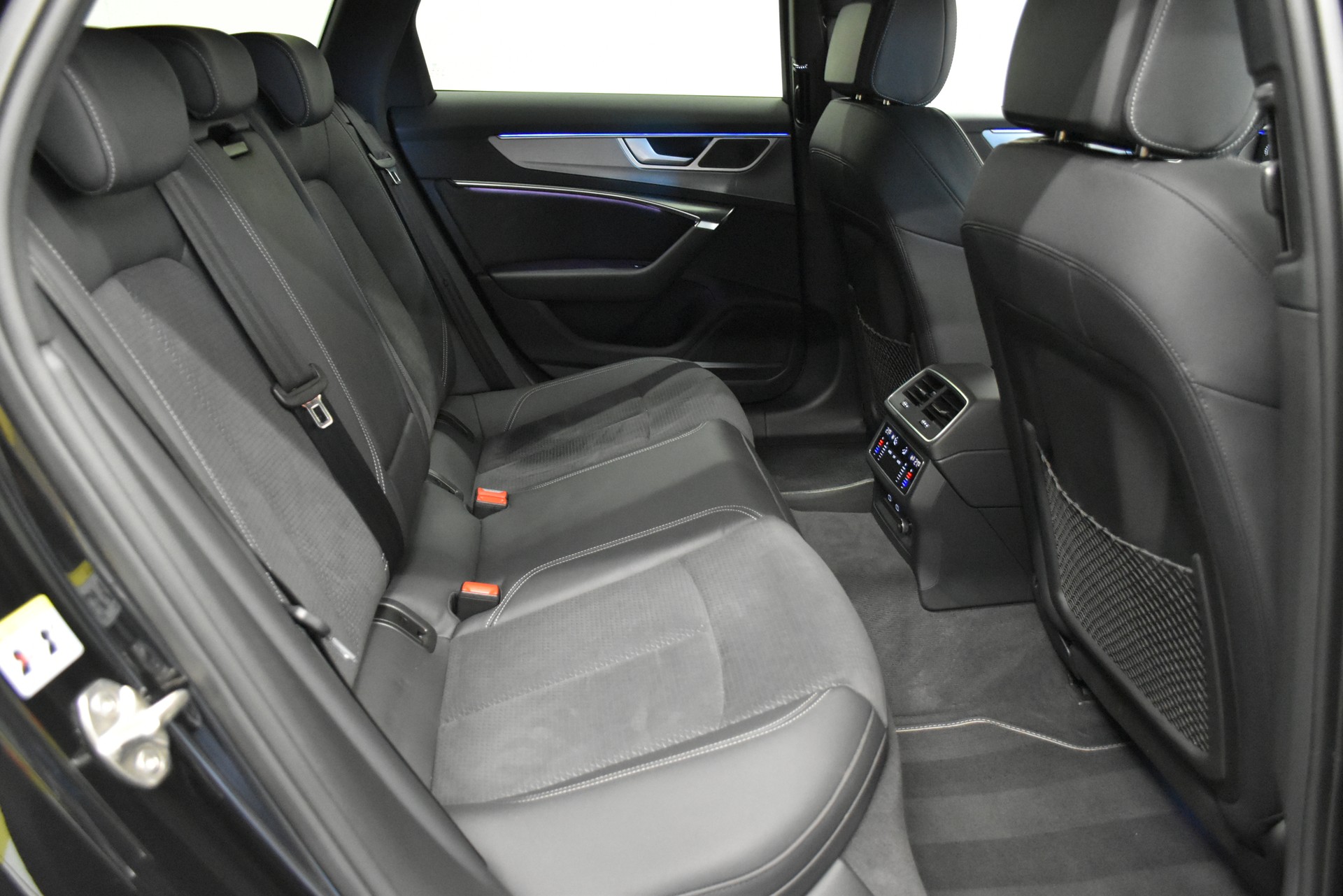 AUDI A6 Avant 40 TDI S-Line Attraction quattro S-tronic-image-10
