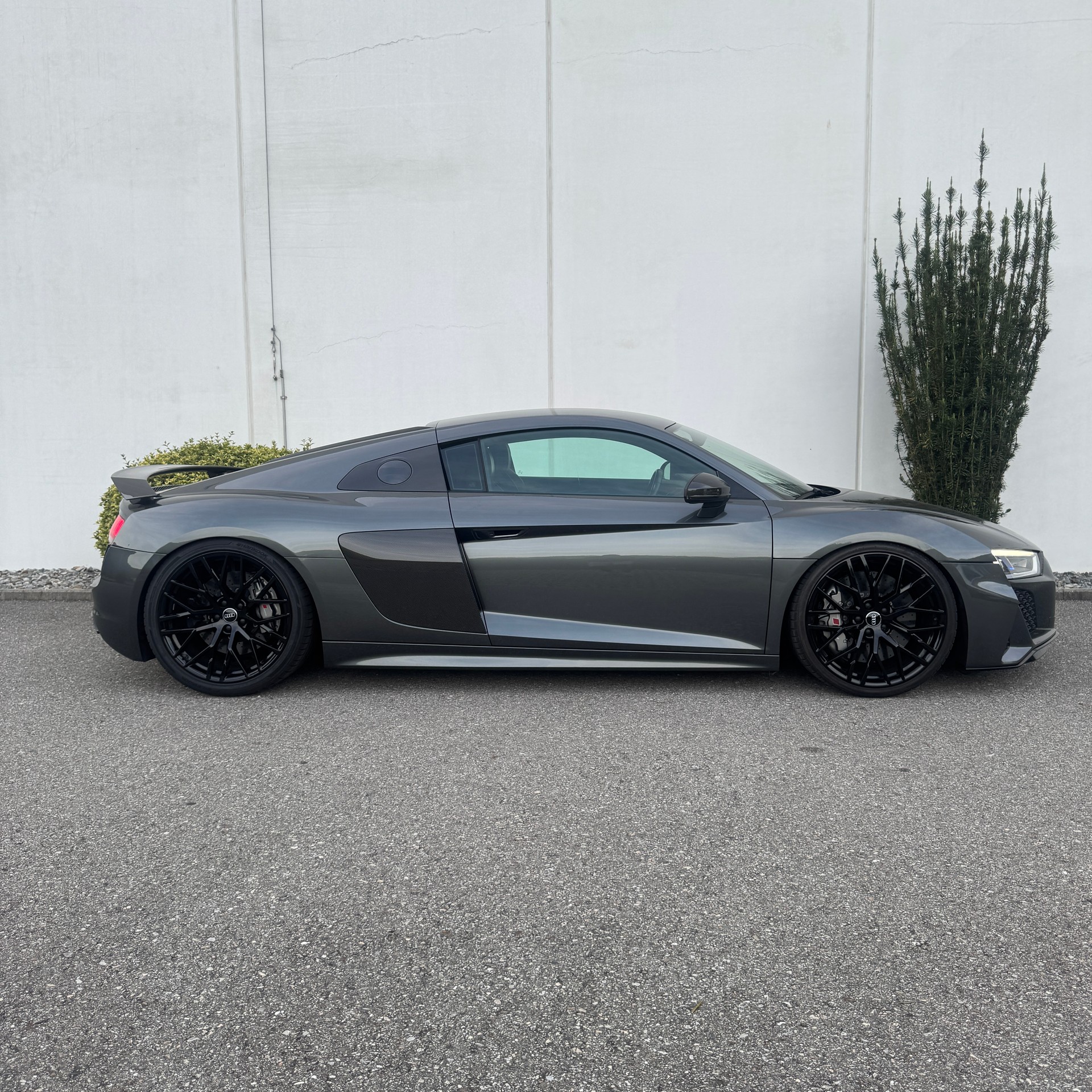 AUDI R8 Coupé 5.2 plus S-Tronic-image-4