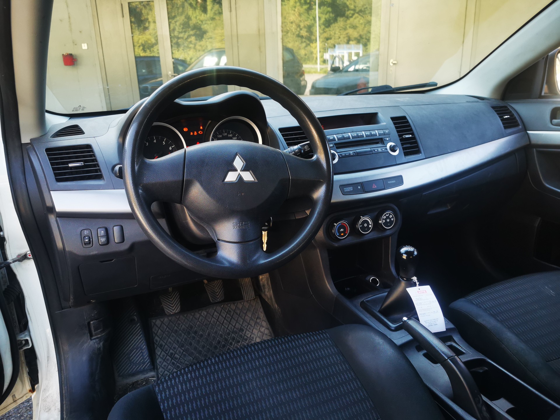 MITSUBISHI Lancer Sportback 1.6 Inform-image-8