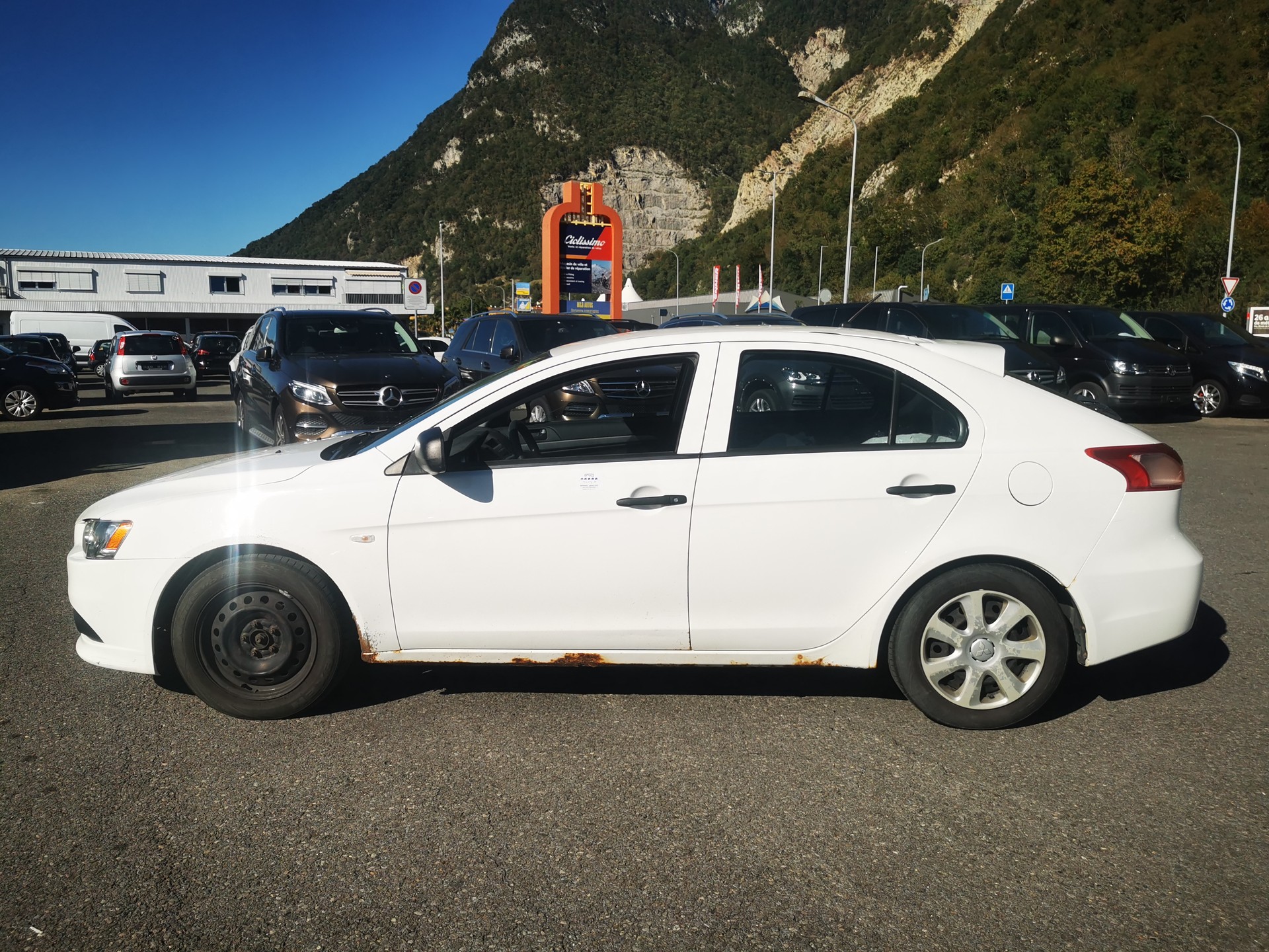 MITSUBISHI Lancer Sportback 1.6 Inform-image-0