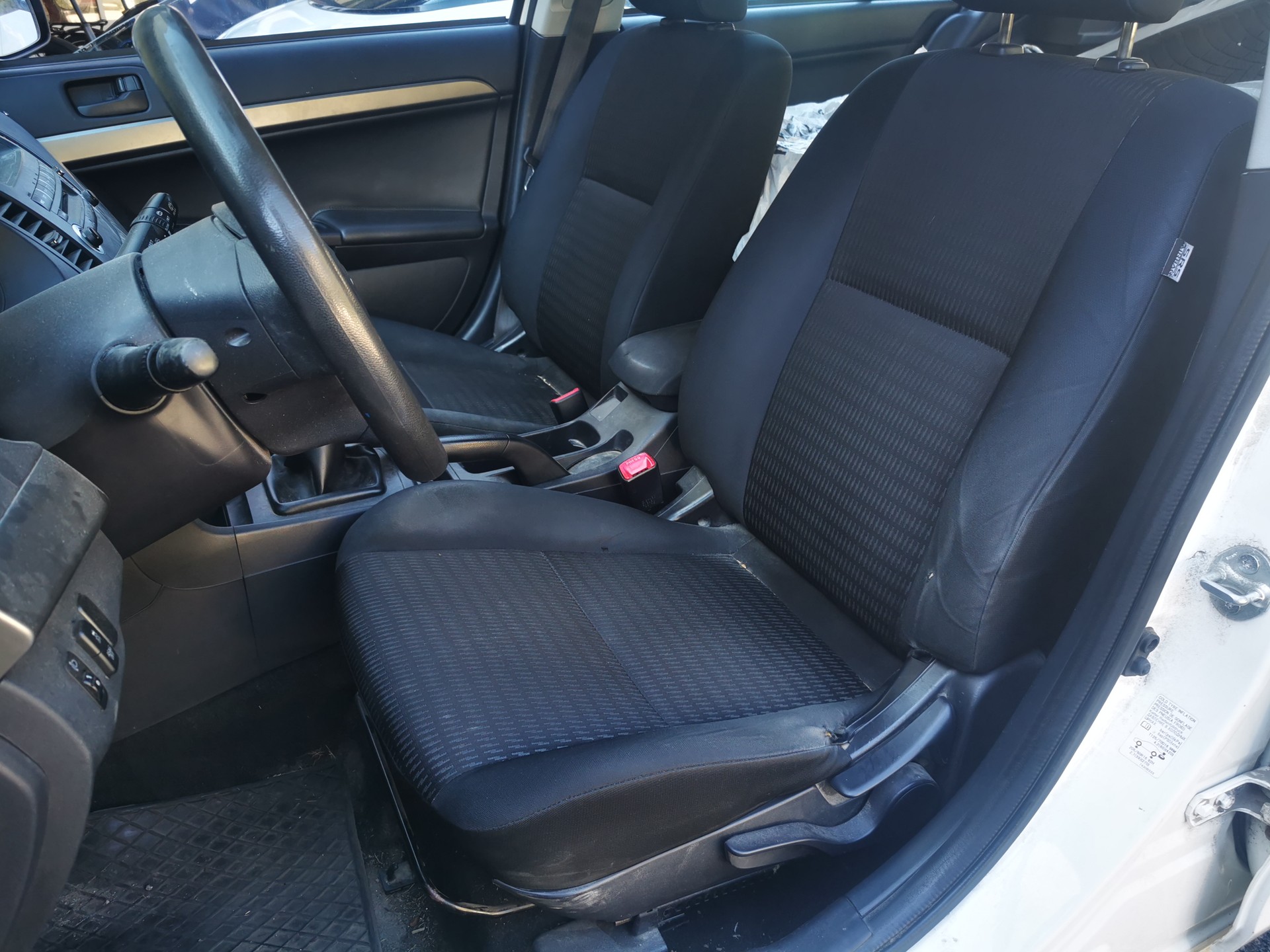 MITSUBISHI Lancer Sportback 1.6 Inform-image-10