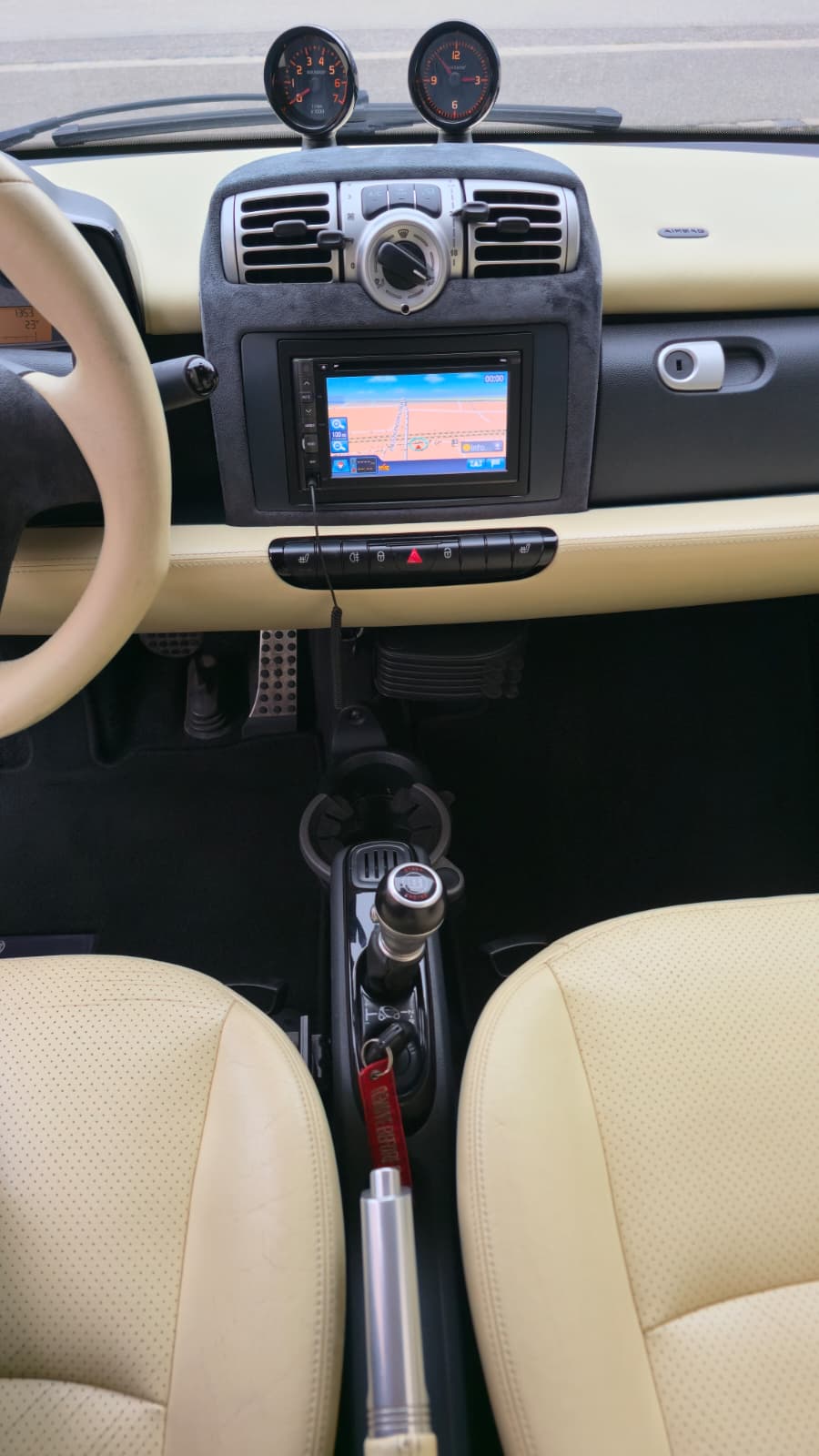 SMART Brabus Limited Xclusive| Ab MFK und Service| Lichtautomatik| Coming-Home| NAVI| Integrierter Startknopf im Schaltknauf-image-14