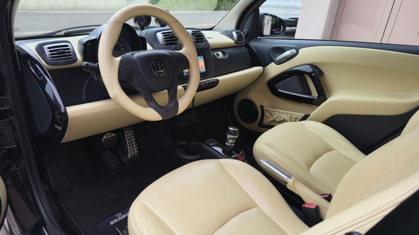 SMART Brabus Limited Xclusive| Ab MFK und Service| Lichtautomatik| Coming-Home| NAVI| Integrierter Startknopf im Schaltknauf-image-11