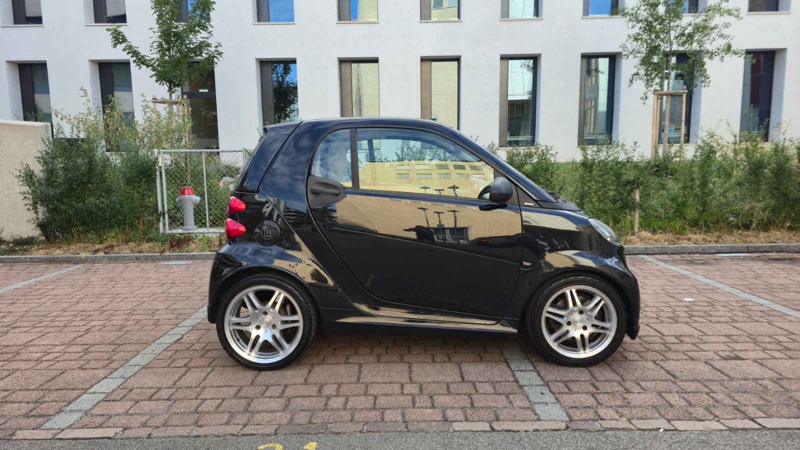 SMART Brabus Limited Xclusive| Ab MFK und Service| Lichtautomatik| Coming-Home| NAVI| Integrierter Startknopf im Schaltknauf-image-3