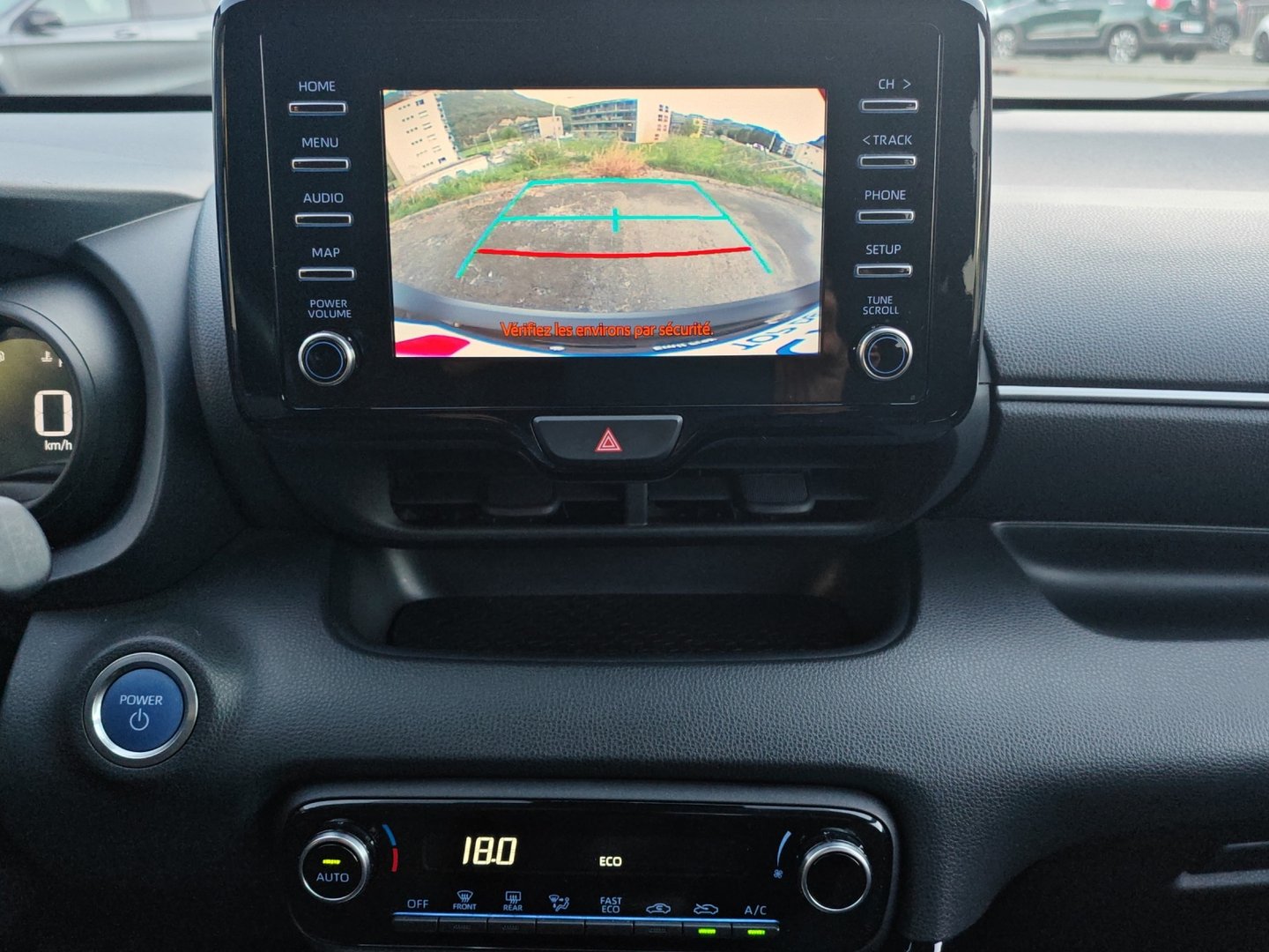 TOYOTA Yaris 1.5 Trend e-CVT (GPS · DAB · Garantie)-image-18