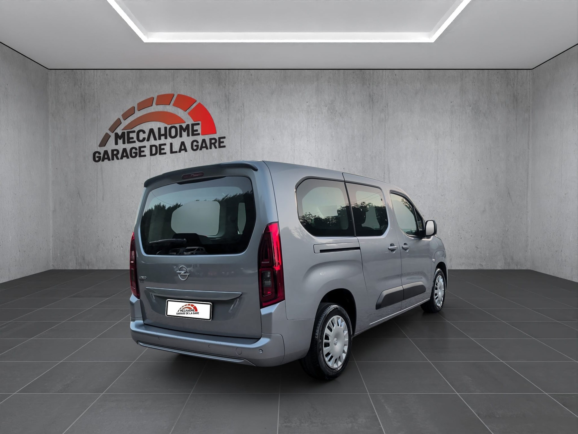 OPEL Combo Life XL 1.2 Edition-image-1