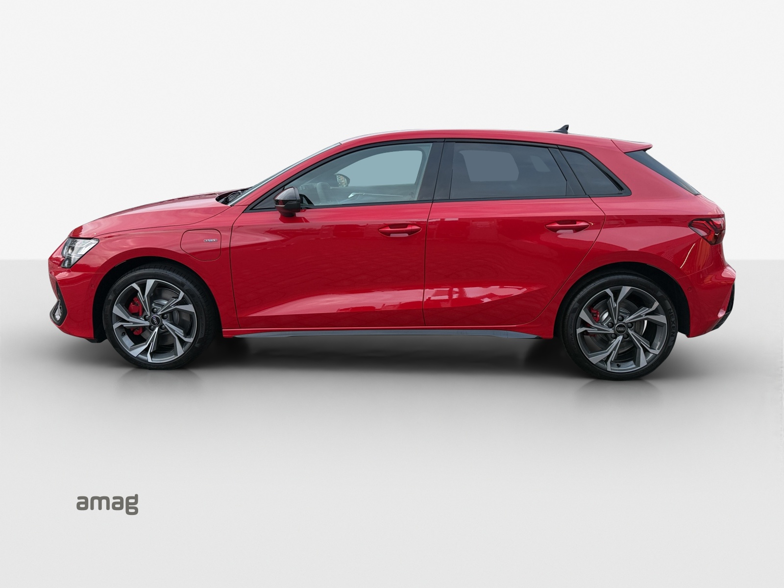 AUDI A3 Sportback TFSI e 200 kW S line Attraction S tronic-showroom-element-1