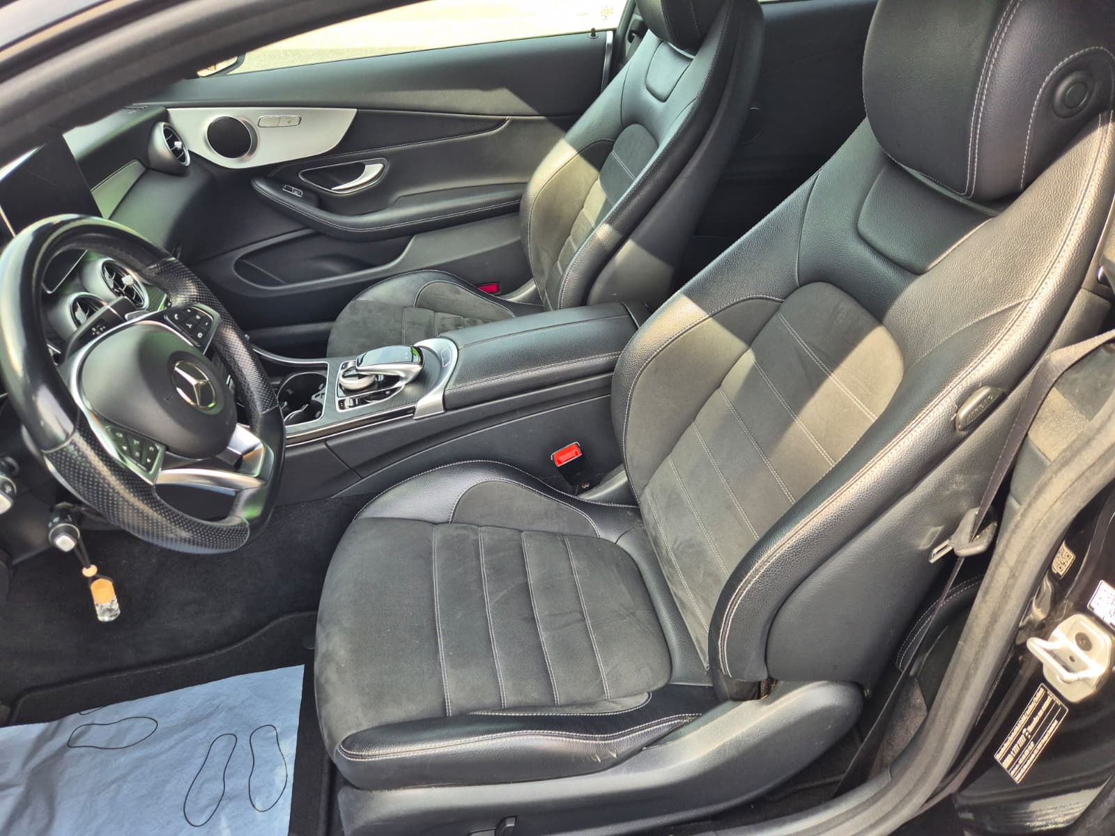 MERCEDES-BENZ C 200 Coupé AMG Line 4Matic 9G-Tronic-image-11