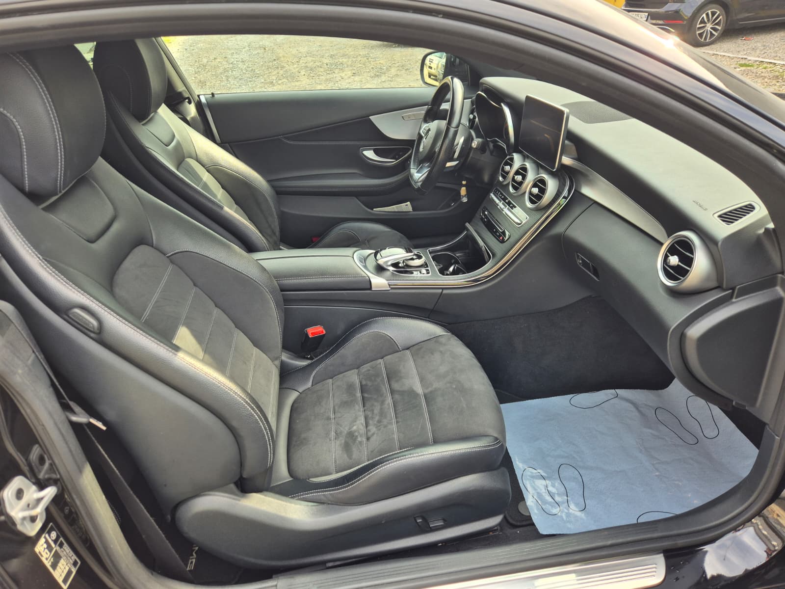 MERCEDES-BENZ C 200 Coupé AMG Line 4Matic 9G-Tronic-image-9