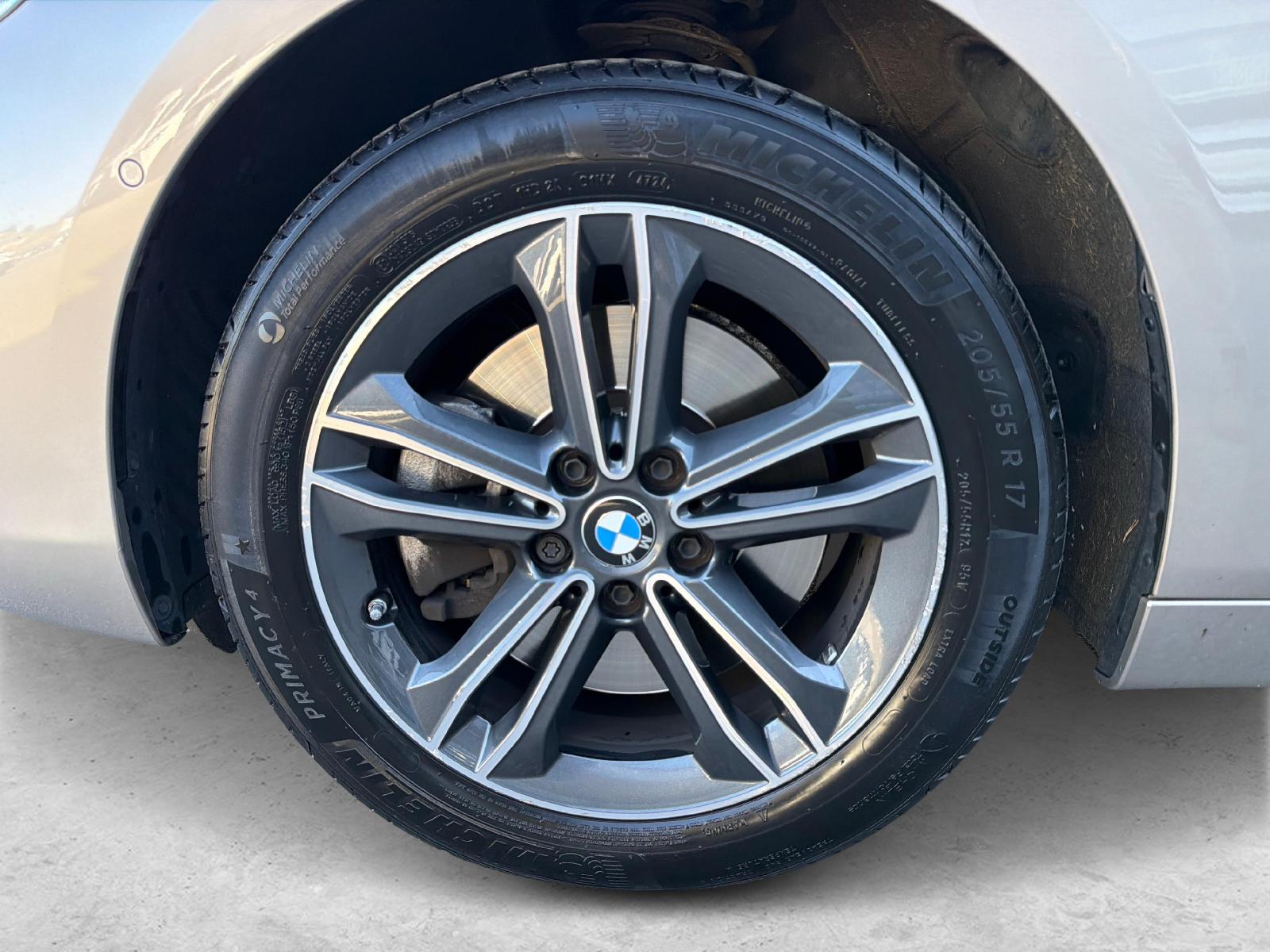 BMW 225i xDrive Sport Line Steptronic-image-19