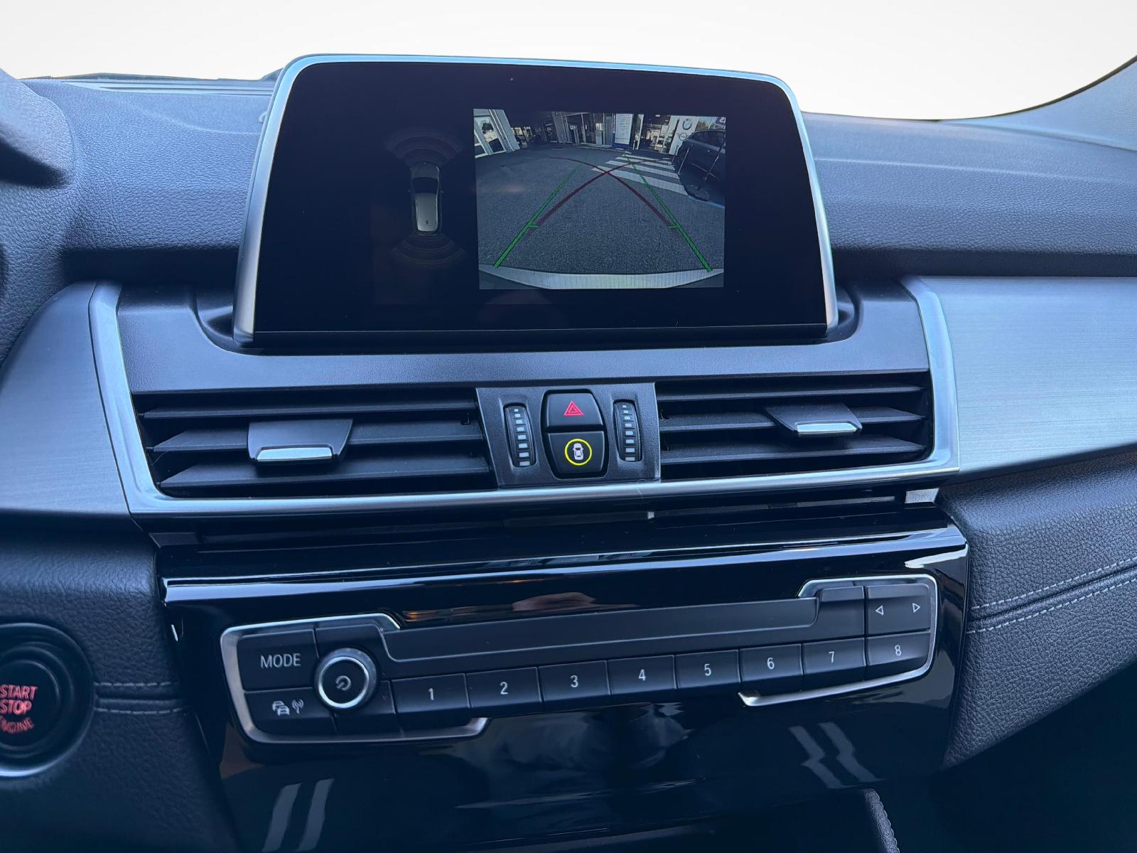 BMW 225i xDrive Sport Line Steptronic-image-13