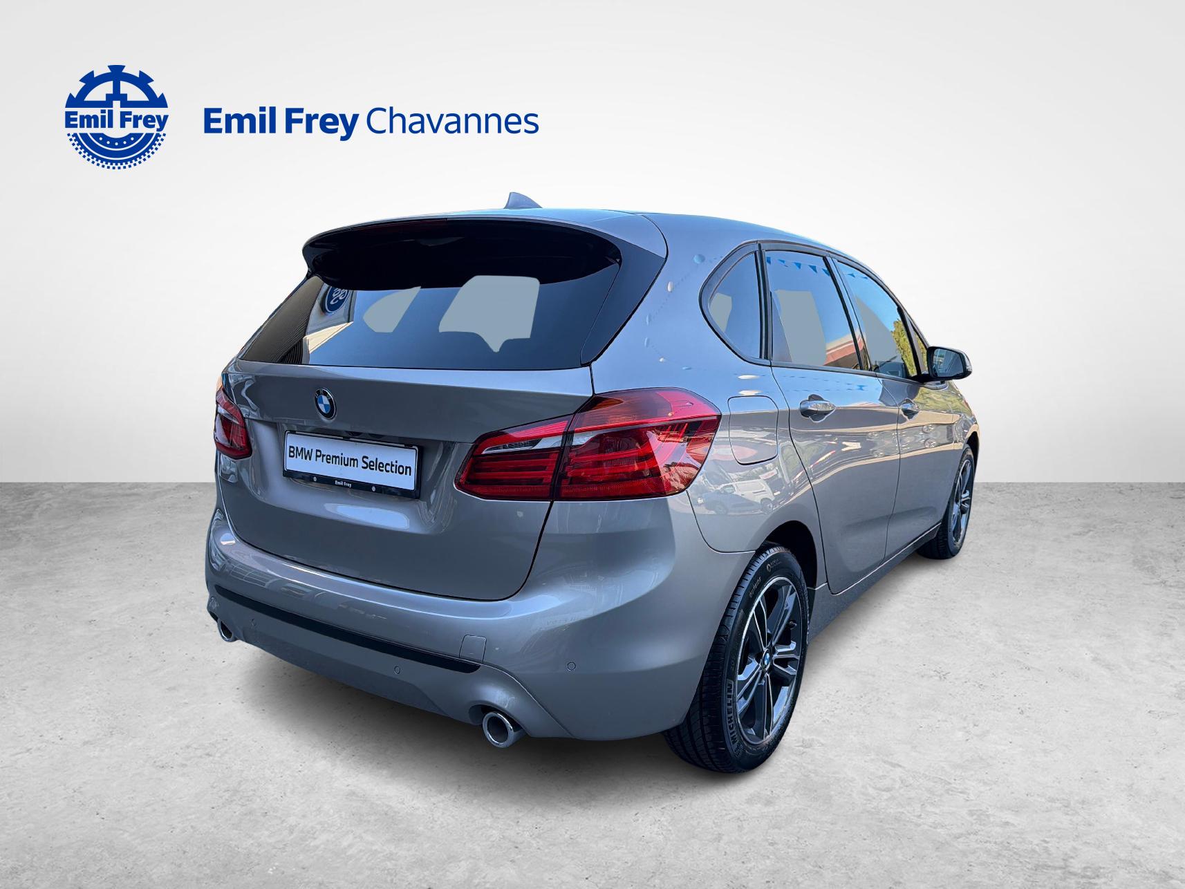 BMW 225i xDrive Sport Line Steptronic-image-2