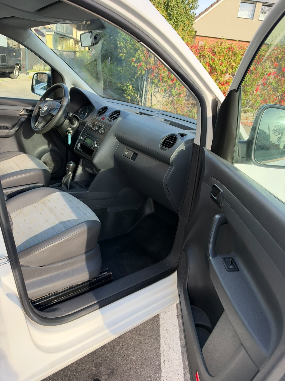 VW Caddy 2.0 TDI 4Motion-image-9
