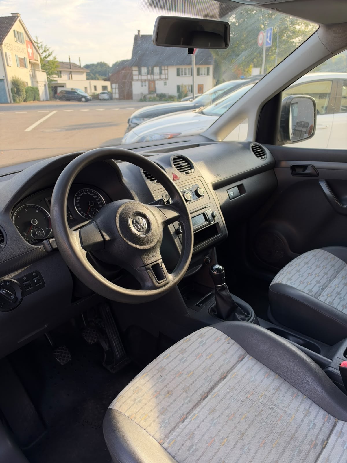 VW Caddy 2.0 TDI 4Motion-image-8