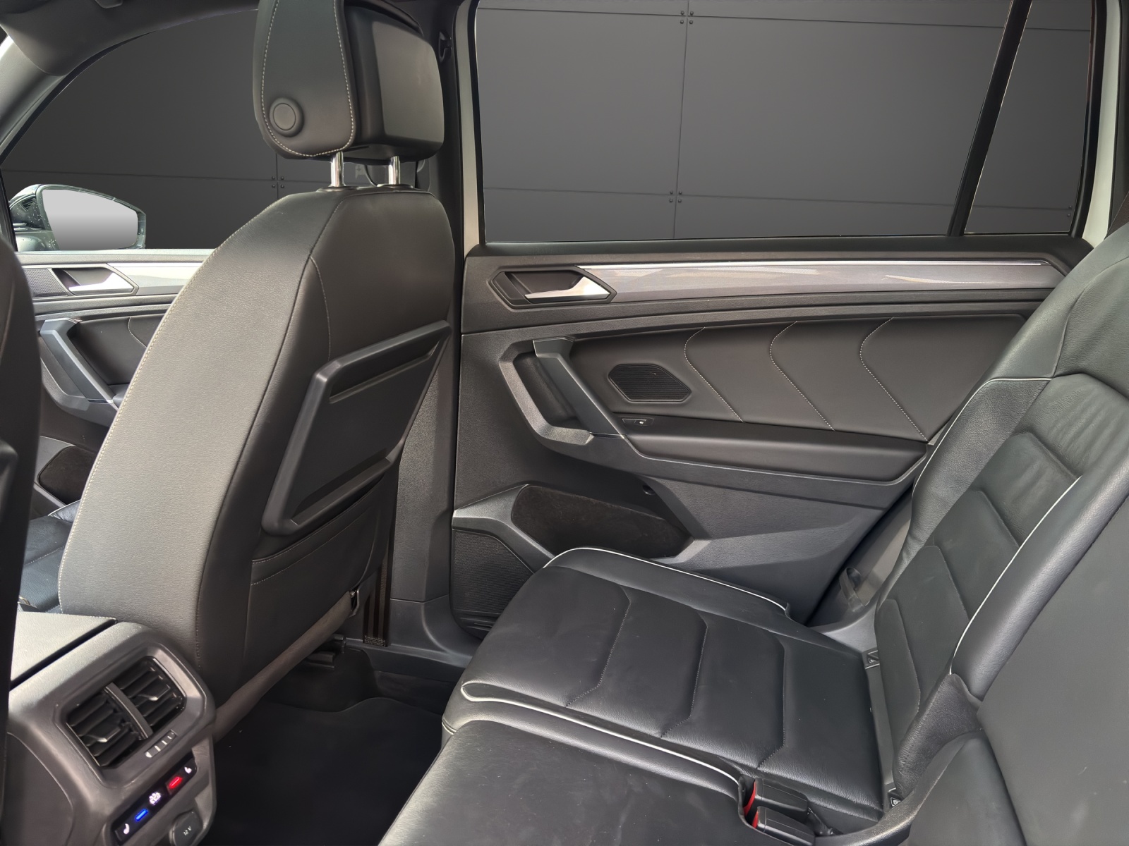 VW Tiguan Allspace 2.0TSI Highline 4Motion DSG-image-11
