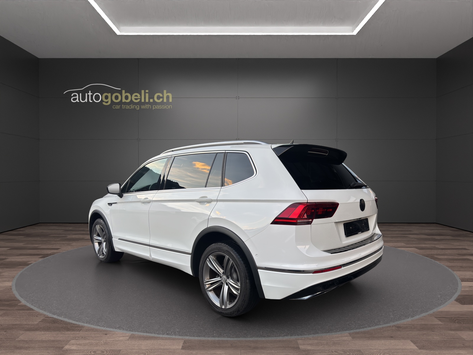 VW Tiguan Allspace 2.0TSI Highline 4Motion DSG-image-1