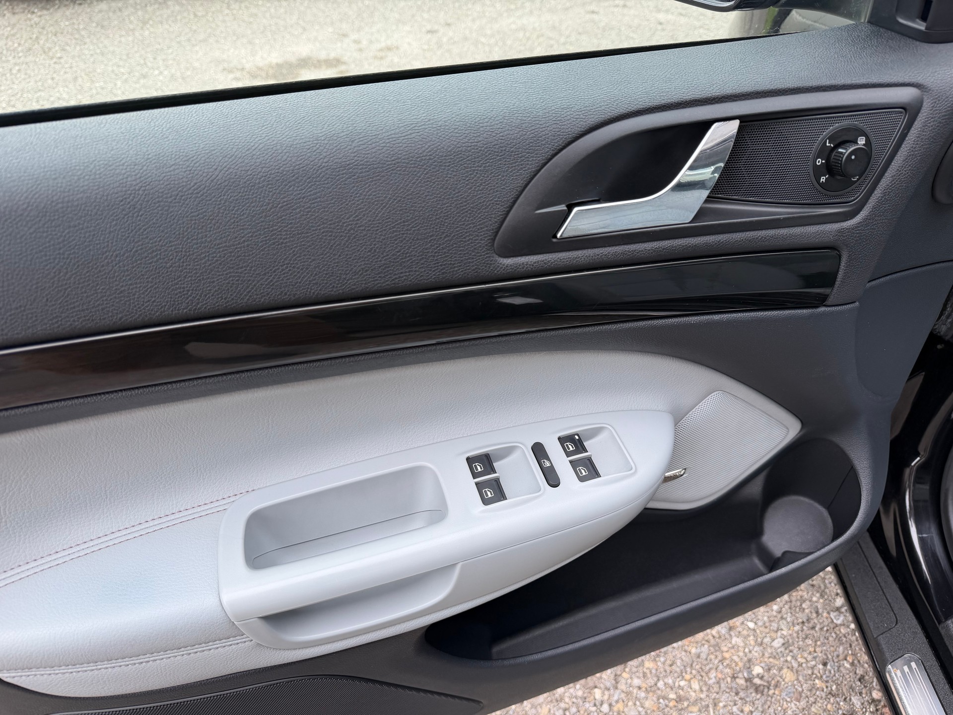 SKODA Octavia Combi 1.8 TSI Laurin & Klement 4x4-image-5
