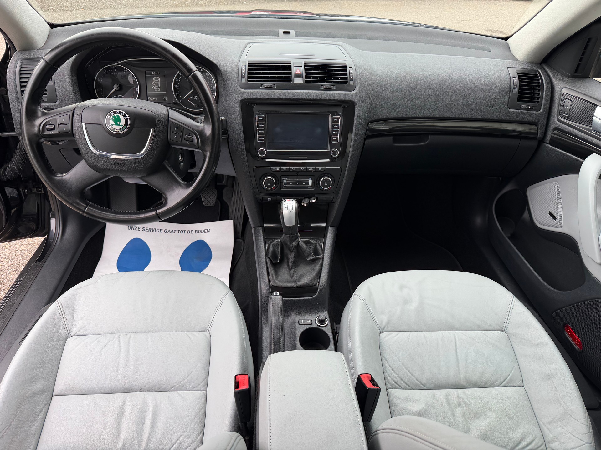 SKODA Octavia Combi 1.8 TSI Laurin & Klement 4x4-image-8