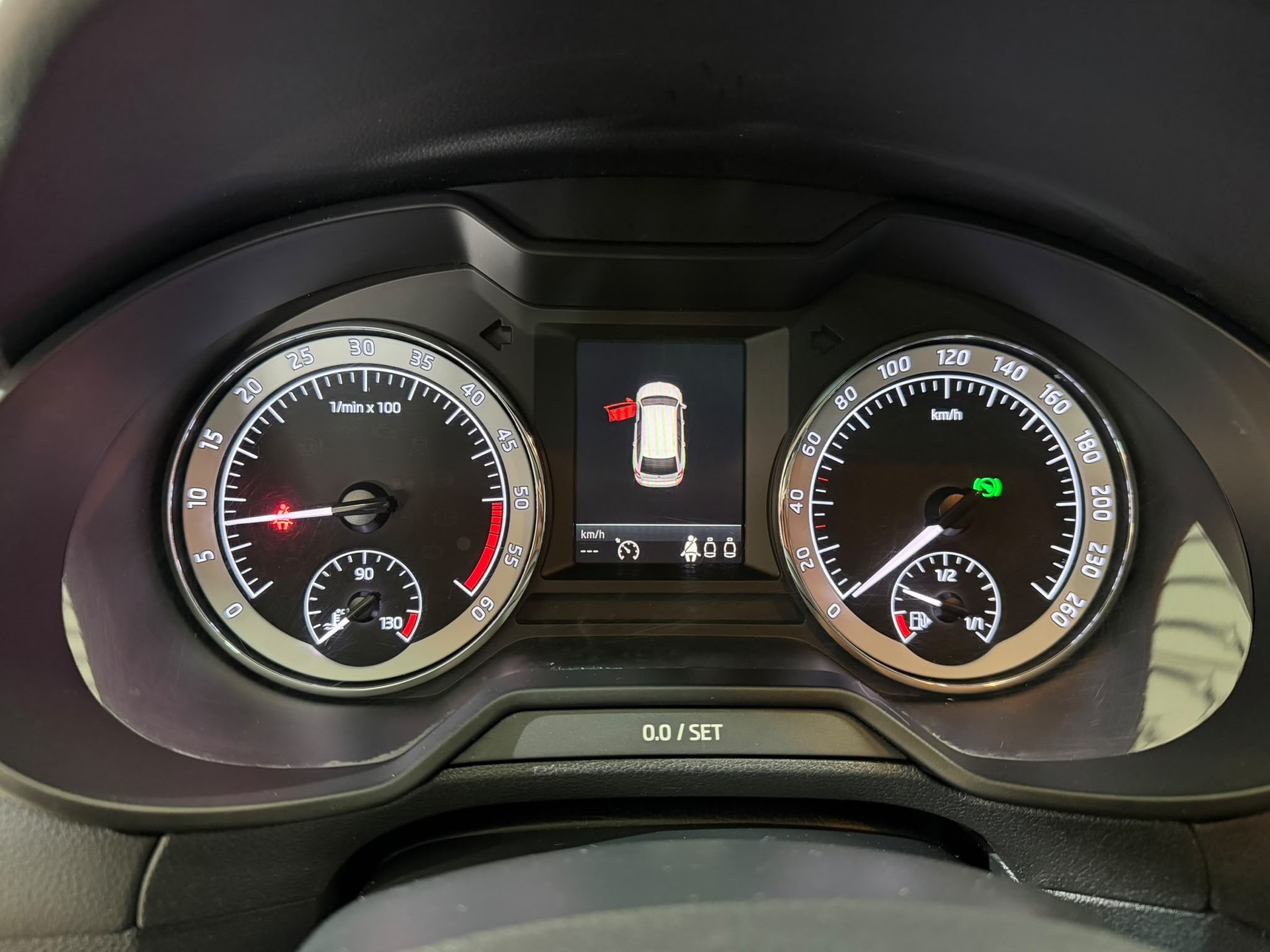 SKODA Octavia Combi 2.0 TDI Ambition DSG-image-10