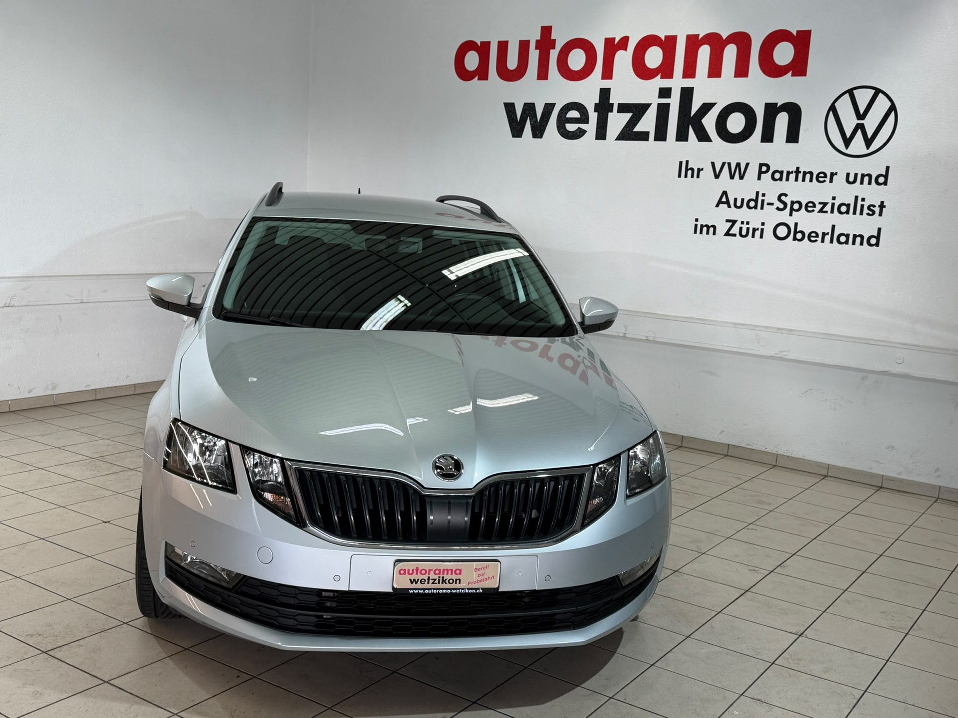 SKODA Octavia Combi 2.0 TDI Ambition DSG-image-1