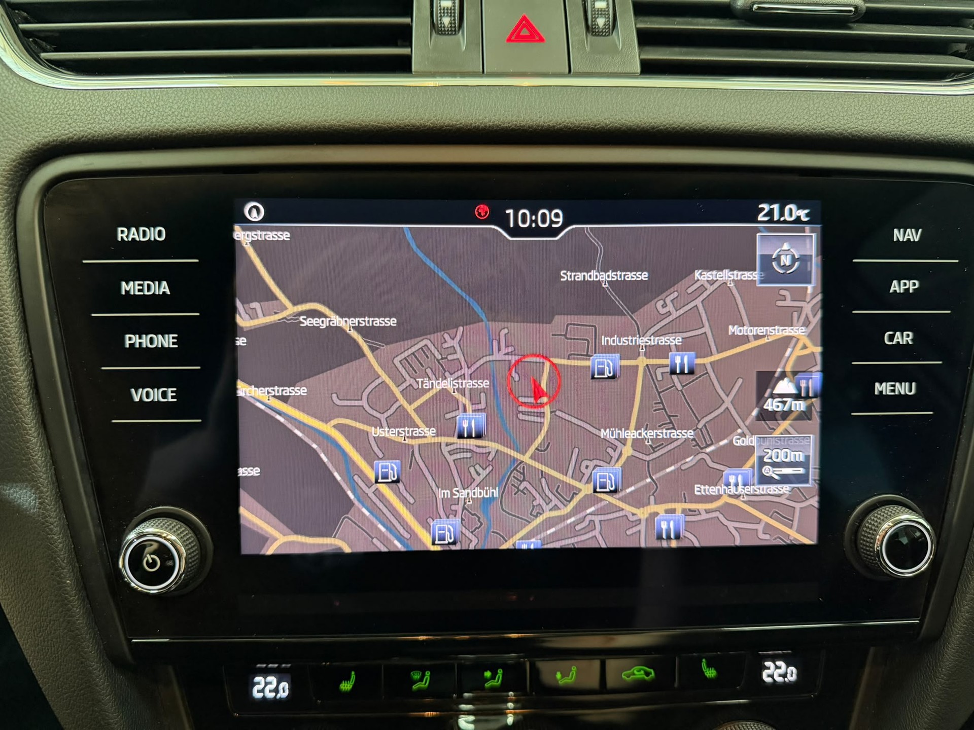 SKODA Octavia Combi 2.0 TDI Ambition DSG-image-11