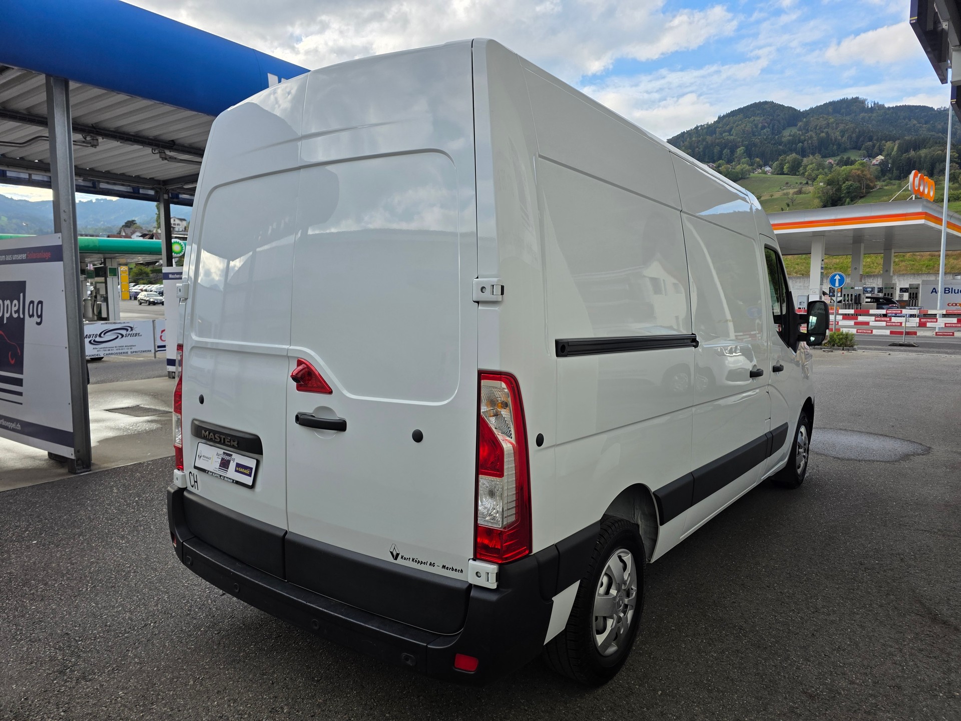 RENAULT Master T35 2.3dCi 135 L2H2-image-3