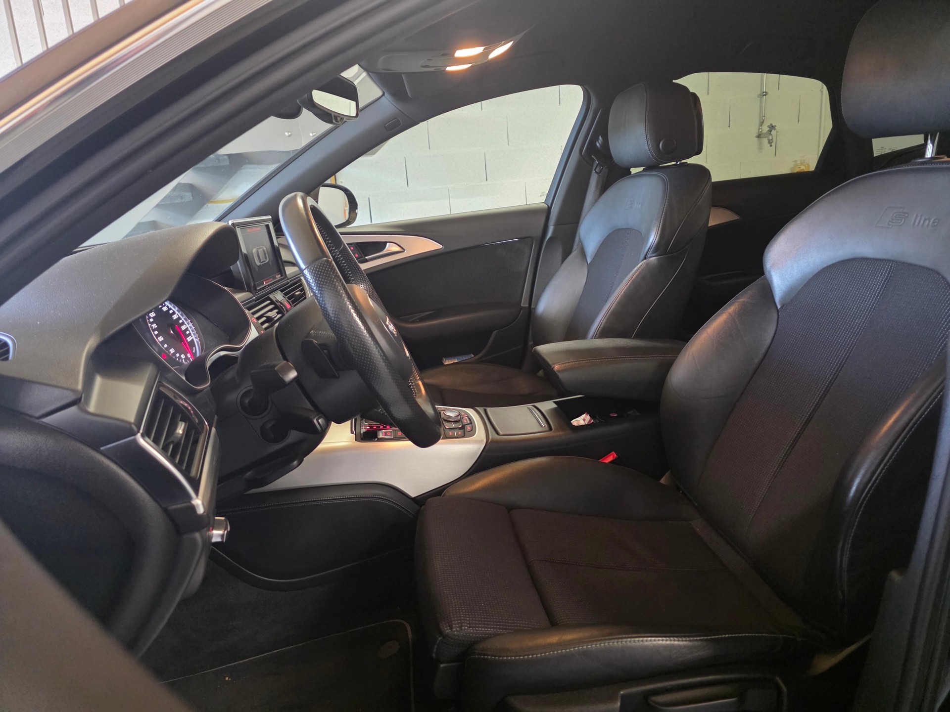 AUDI A6 Limousine 2.0 TDI-image-9