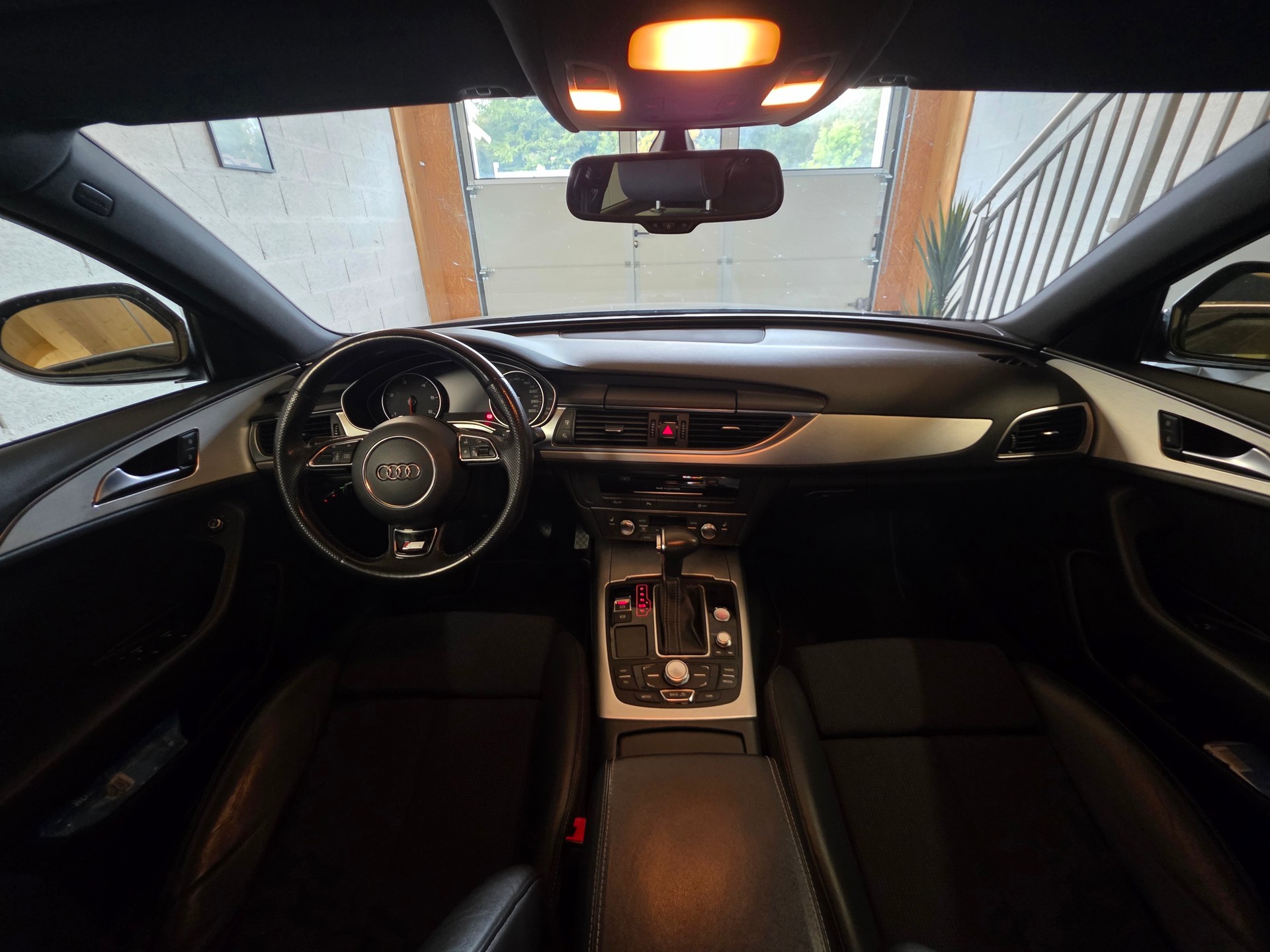AUDI A6 Limousine 2.0 TDI-image-12