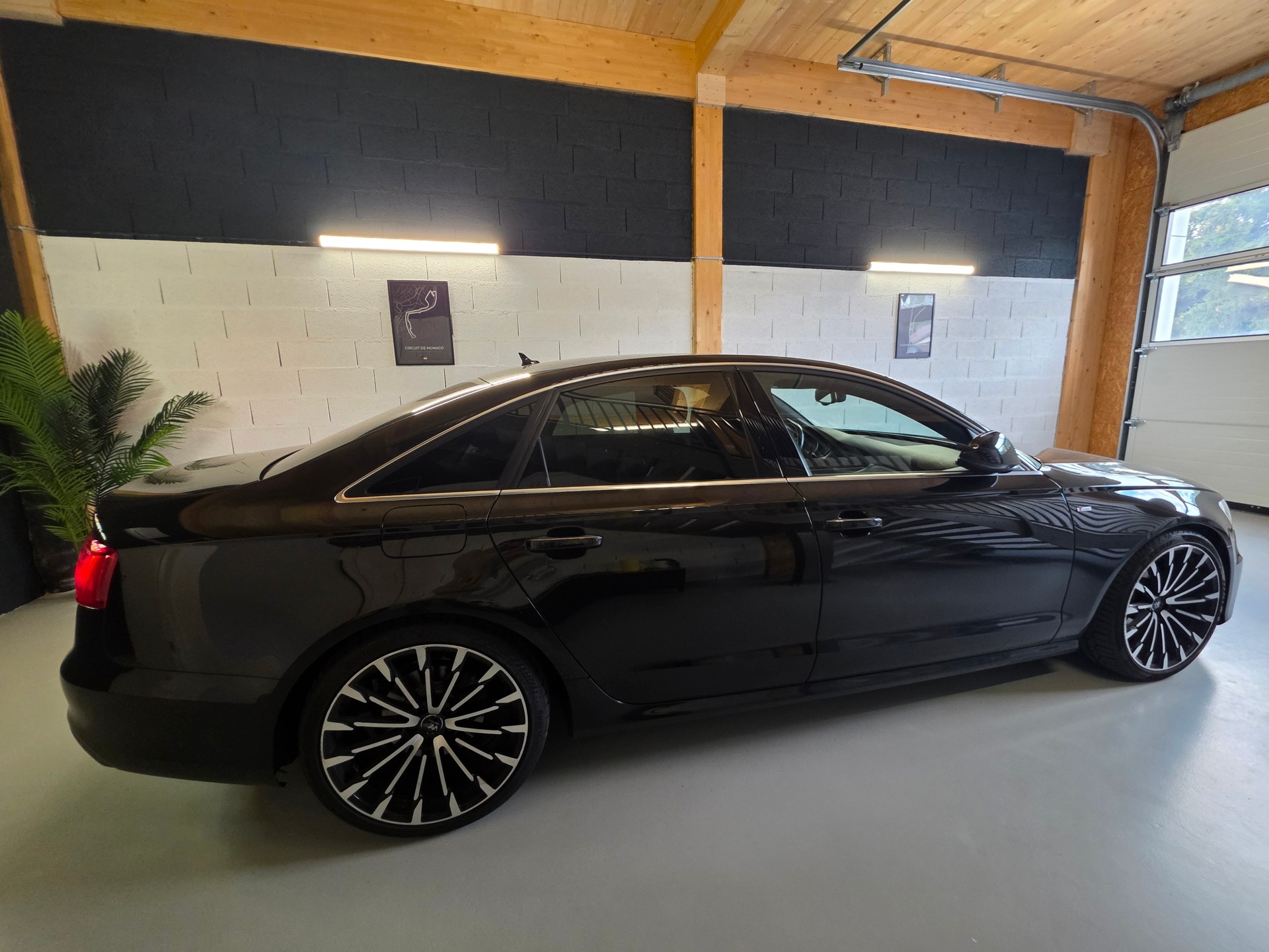 AUDI A6 Limousine 2.0 TDI-image-1