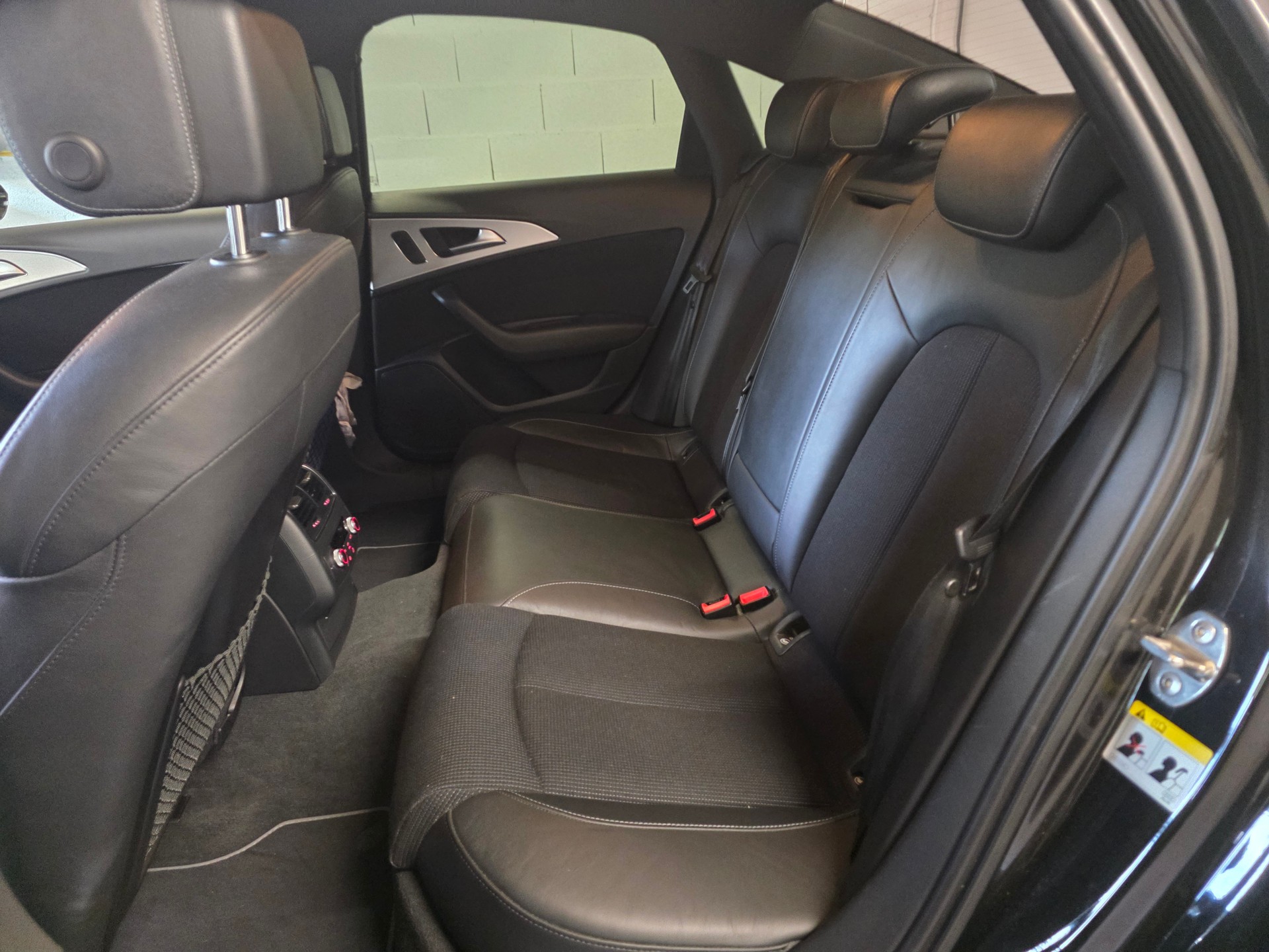 AUDI A6 Limousine 2.0 TDI-image-24