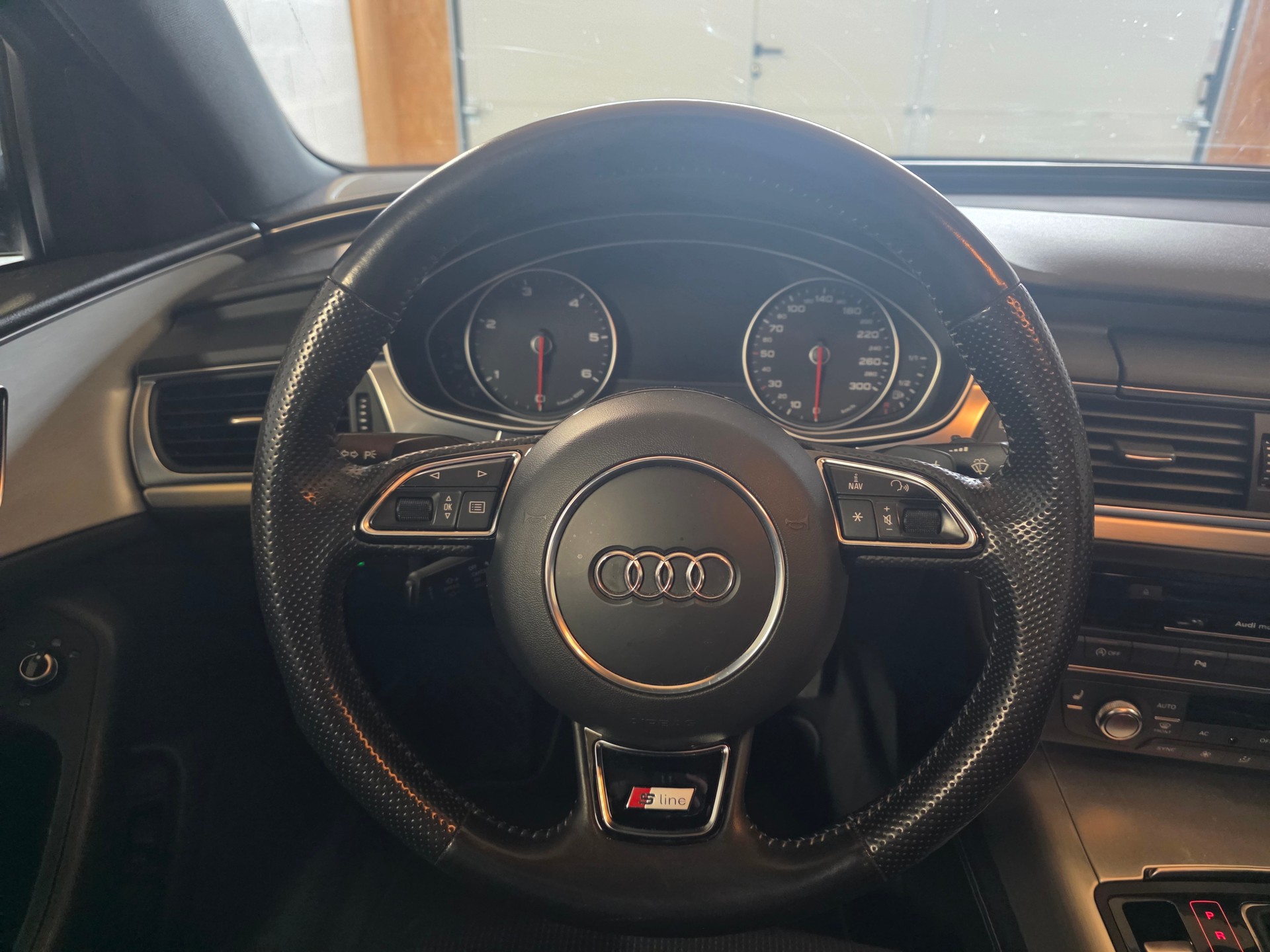 AUDI A6 Limousine 2.0 TDI-image-13