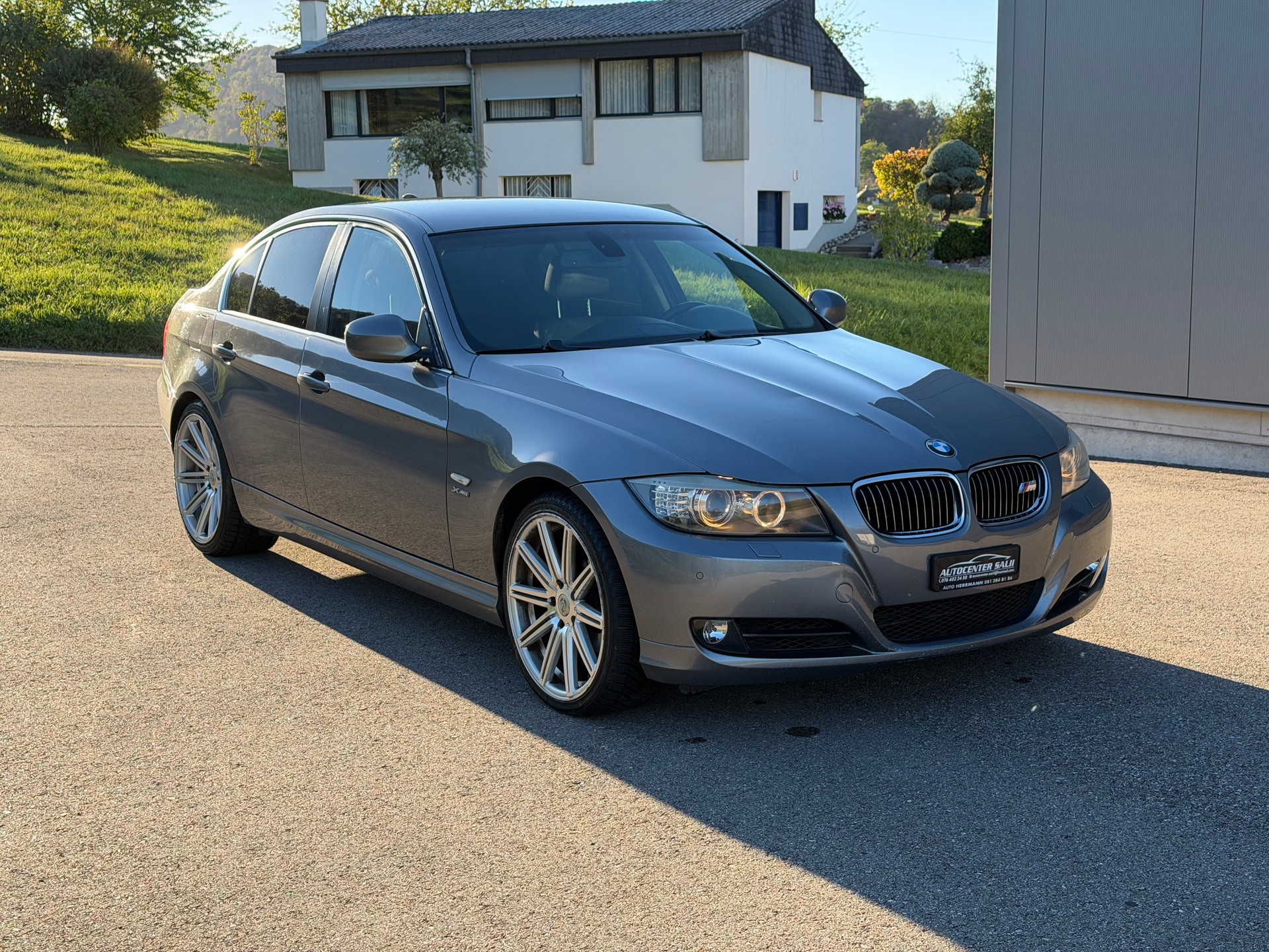 BMW 325i x-Drive Steptronic-image-1