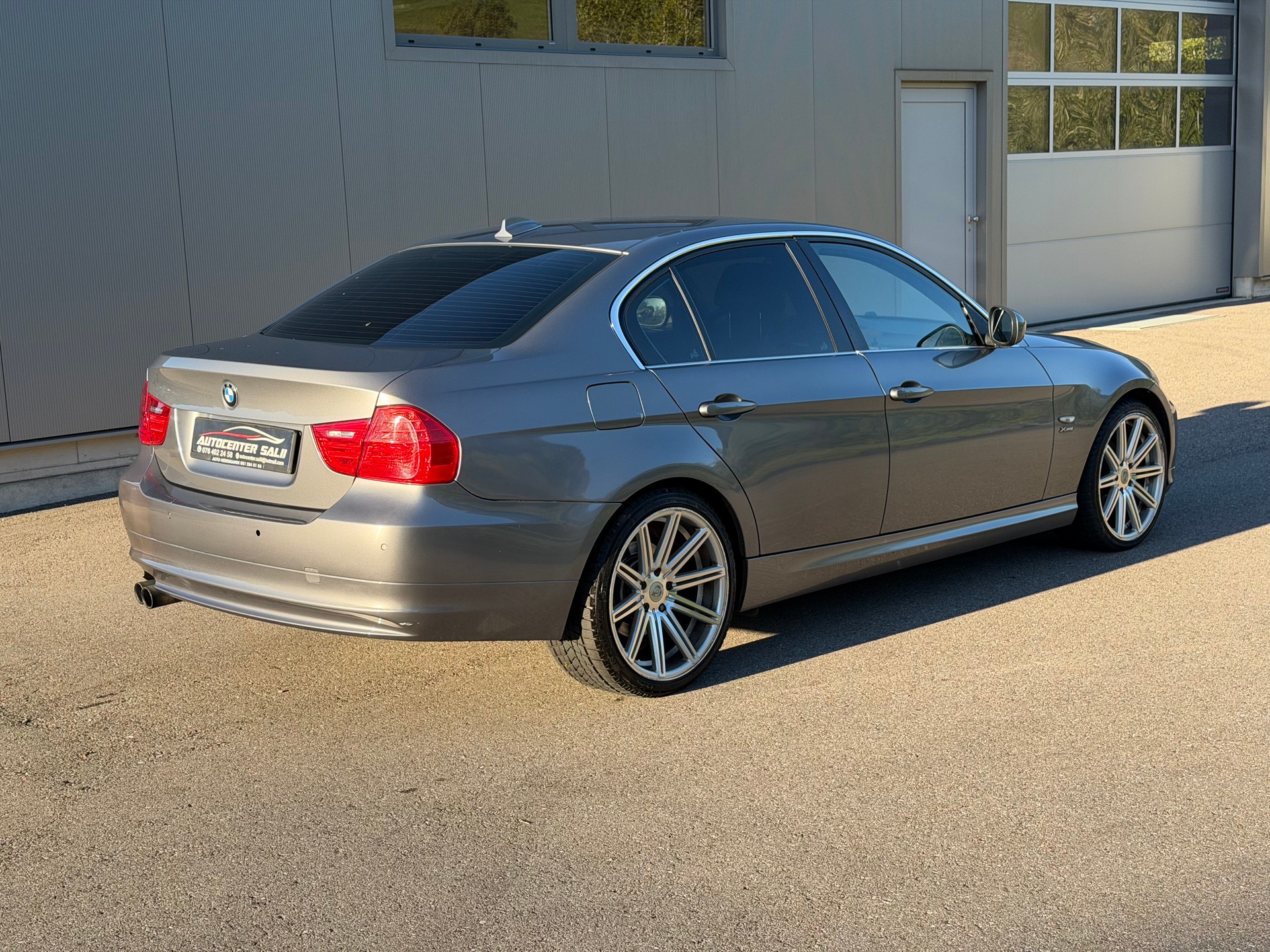 BMW 325i x-Drive Steptronic-image-4