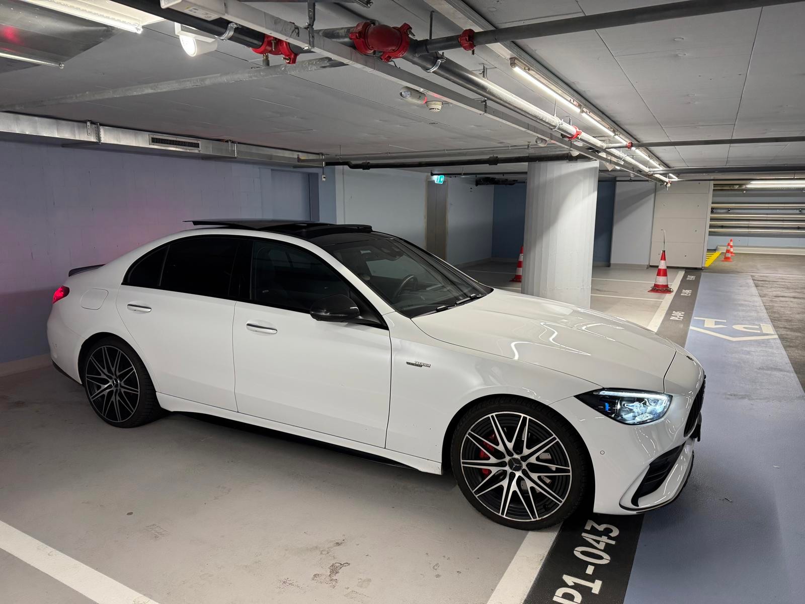 MERCEDES-BENZ C 43 AMG 4matic-image-1