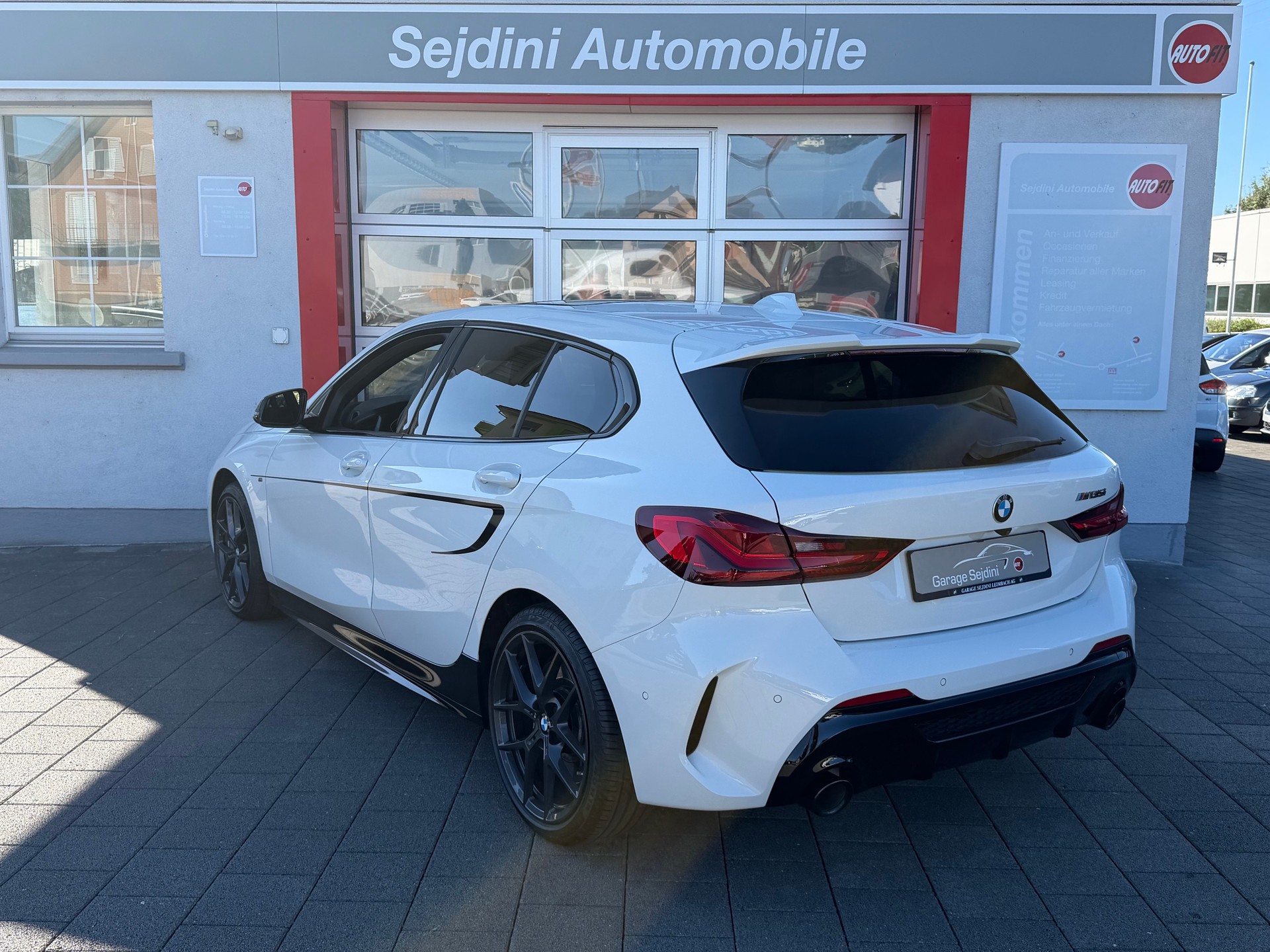 BMW M135i xDrive Steptronic-image-6