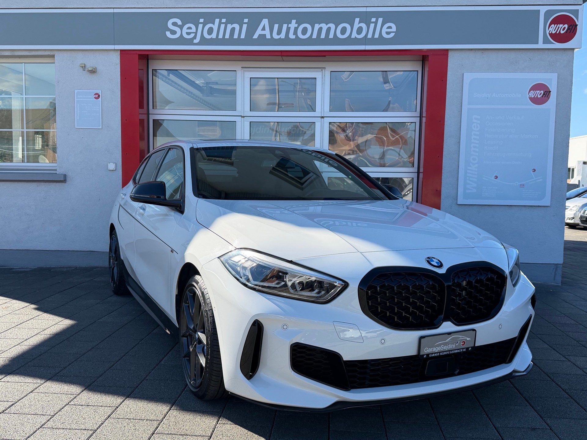 BMW M135i xDrive Steptronic-image-2