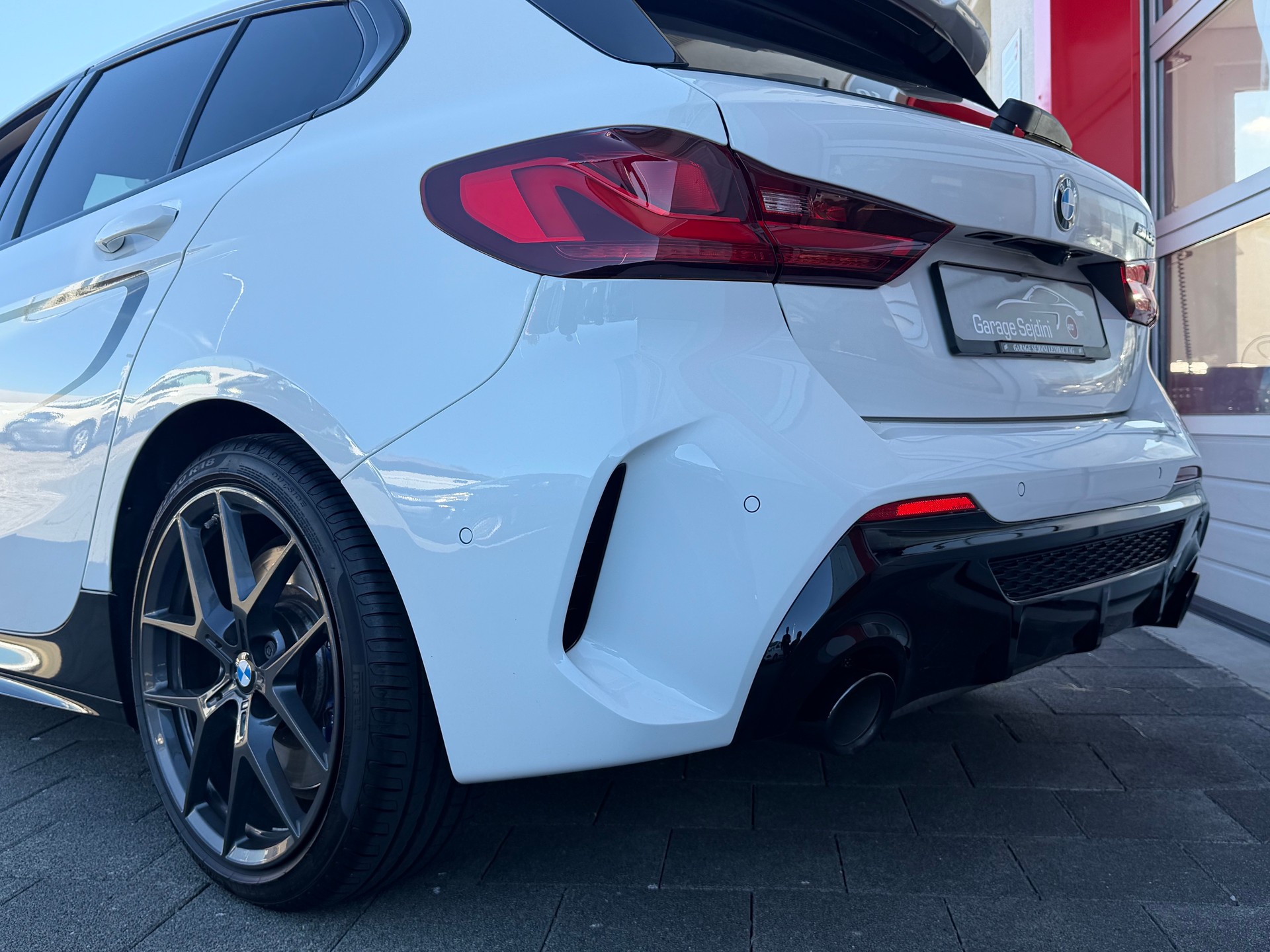 BMW M135i xDrive Steptronic-image-7