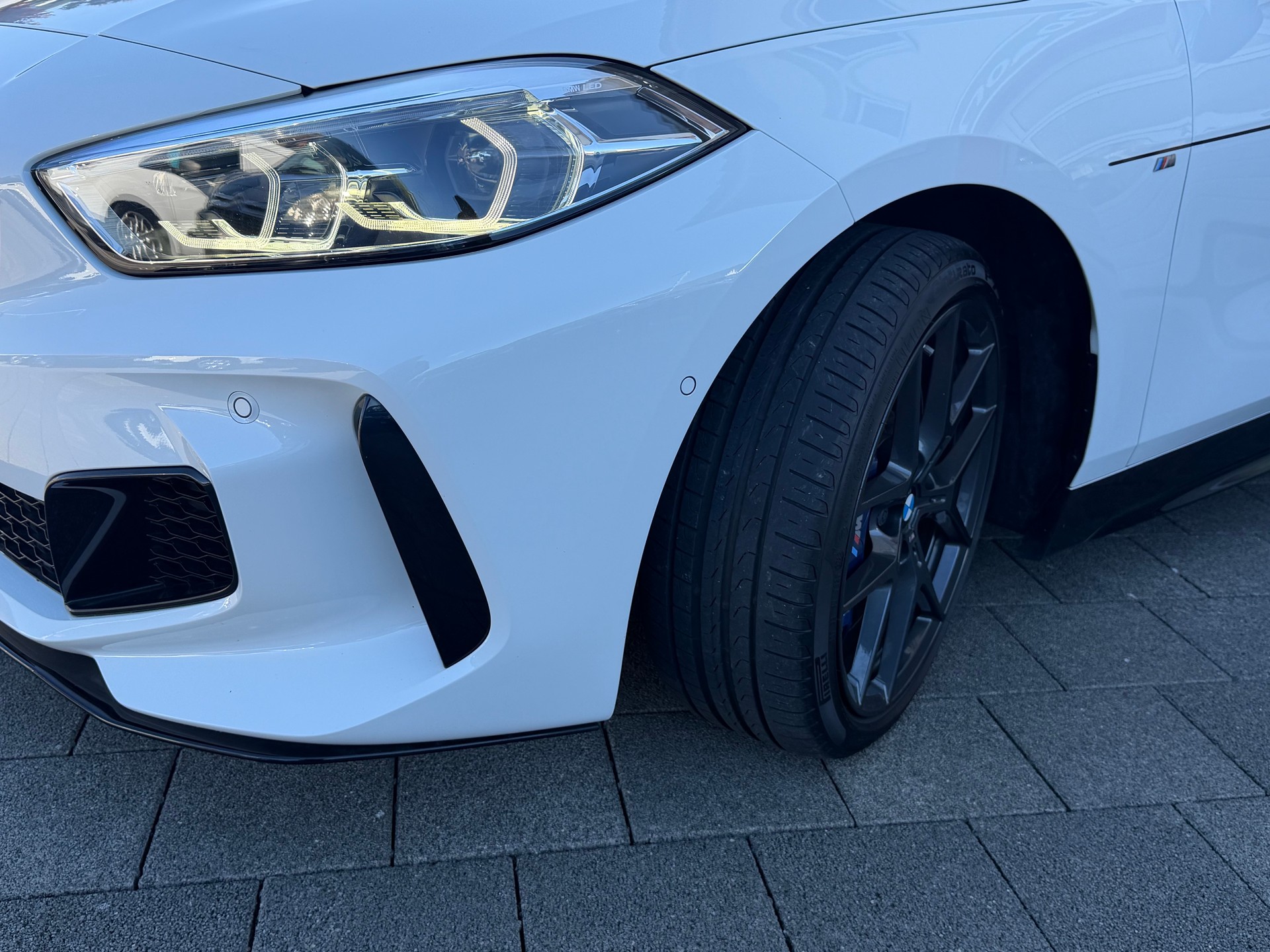 BMW M135i xDrive Steptronic-image-1